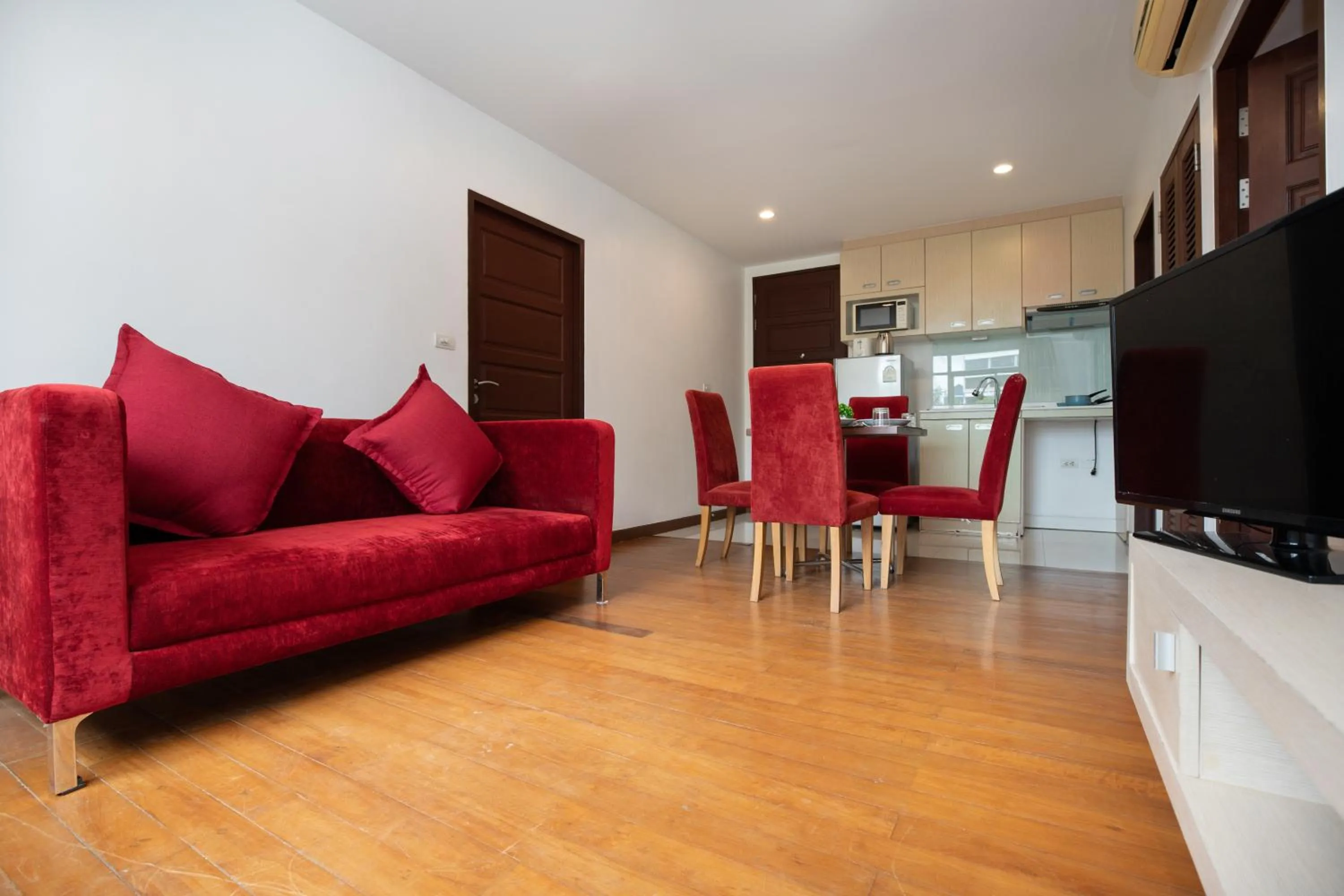 TV and multimedia in iCheck inn Residences Patong