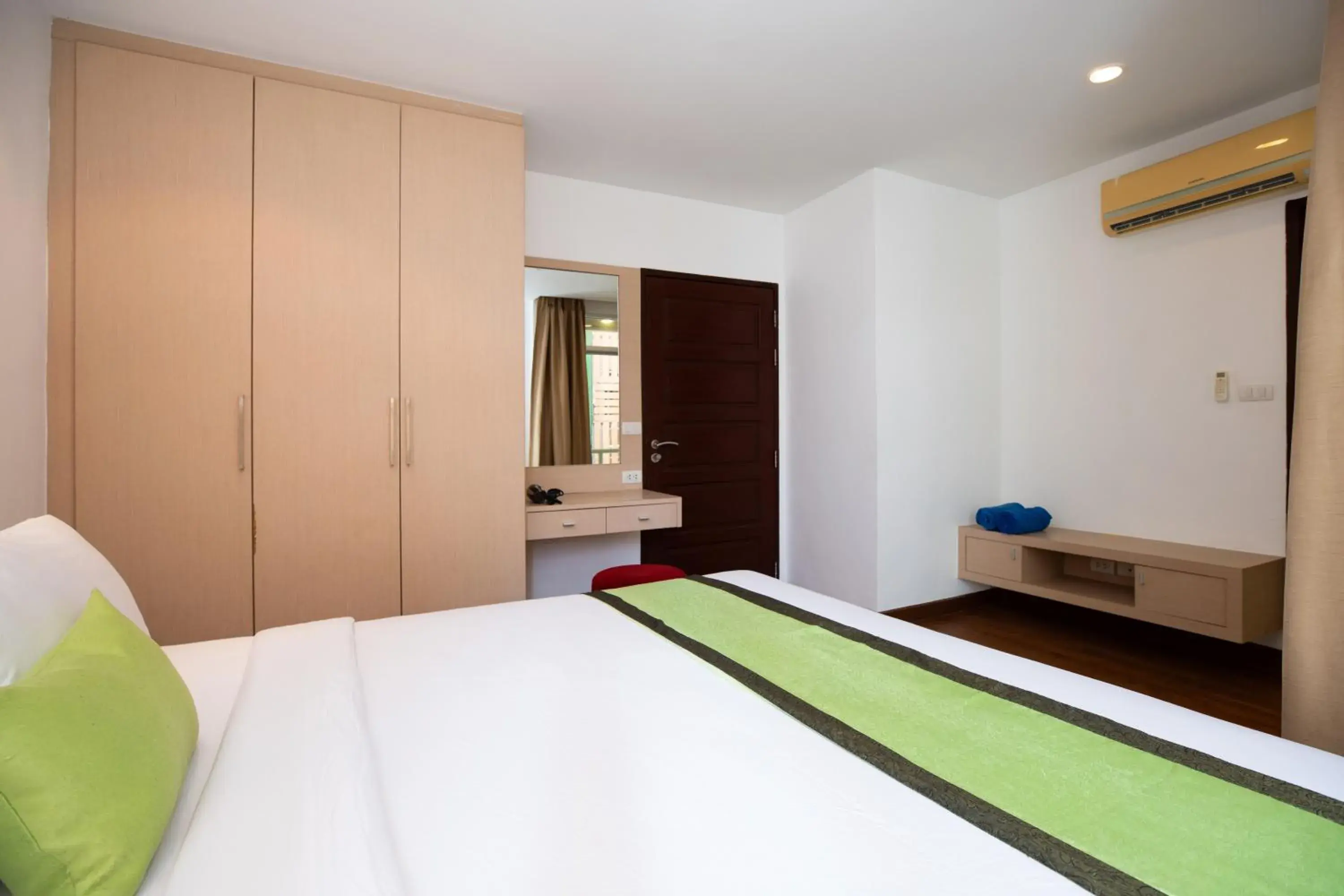 Two-Bedroom Apartment with Pool View in iCheck inn Residences Patong Two-Bedroom Apartment with Pool View in iCheck inn Residences Patong