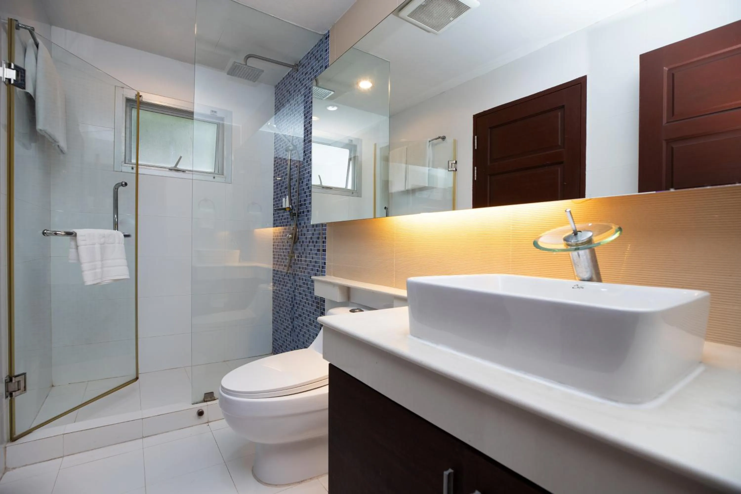 Shower in iCheck inn Residences Patong