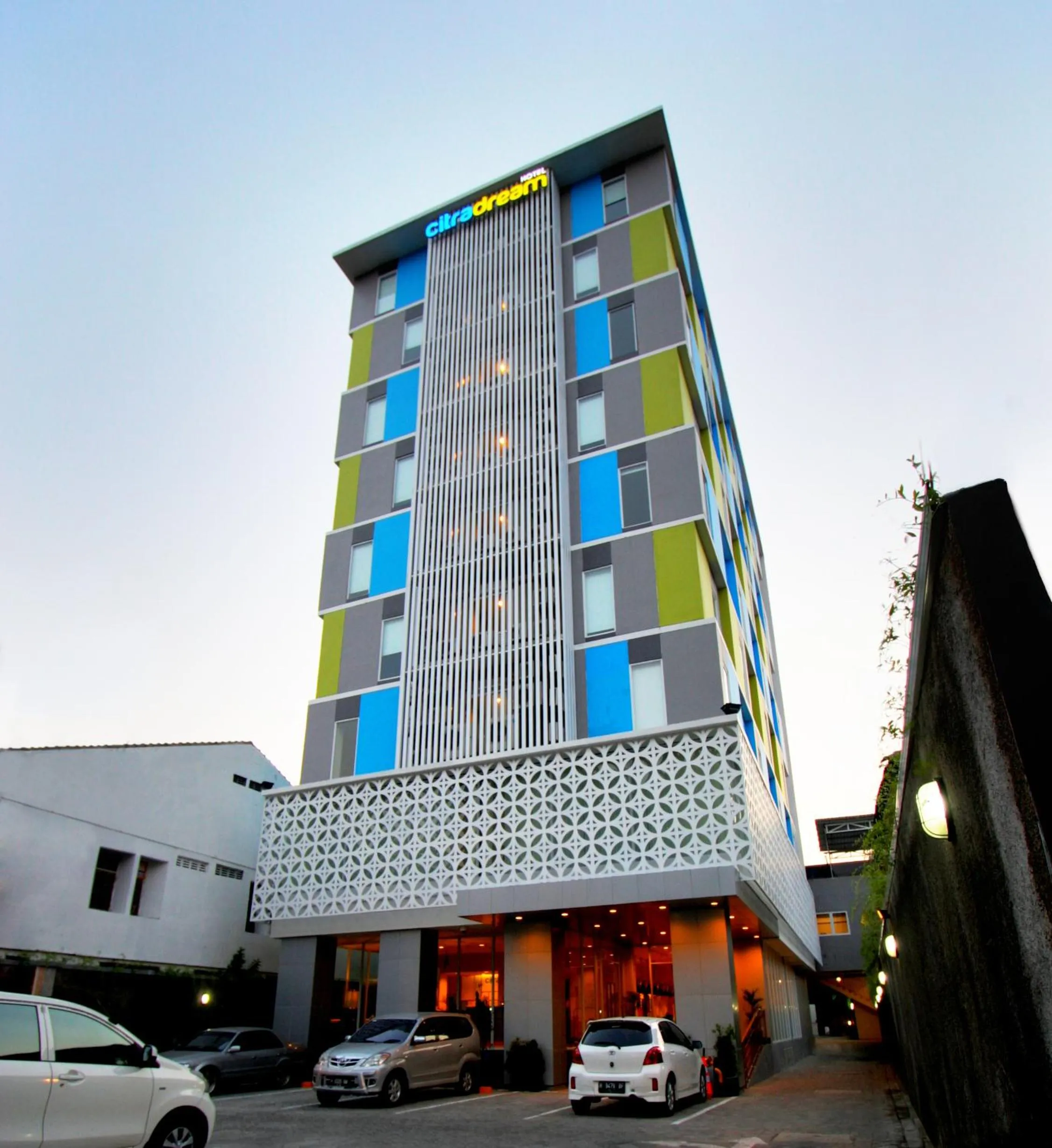 Facade/entrance in Hotel Citradream Semarang