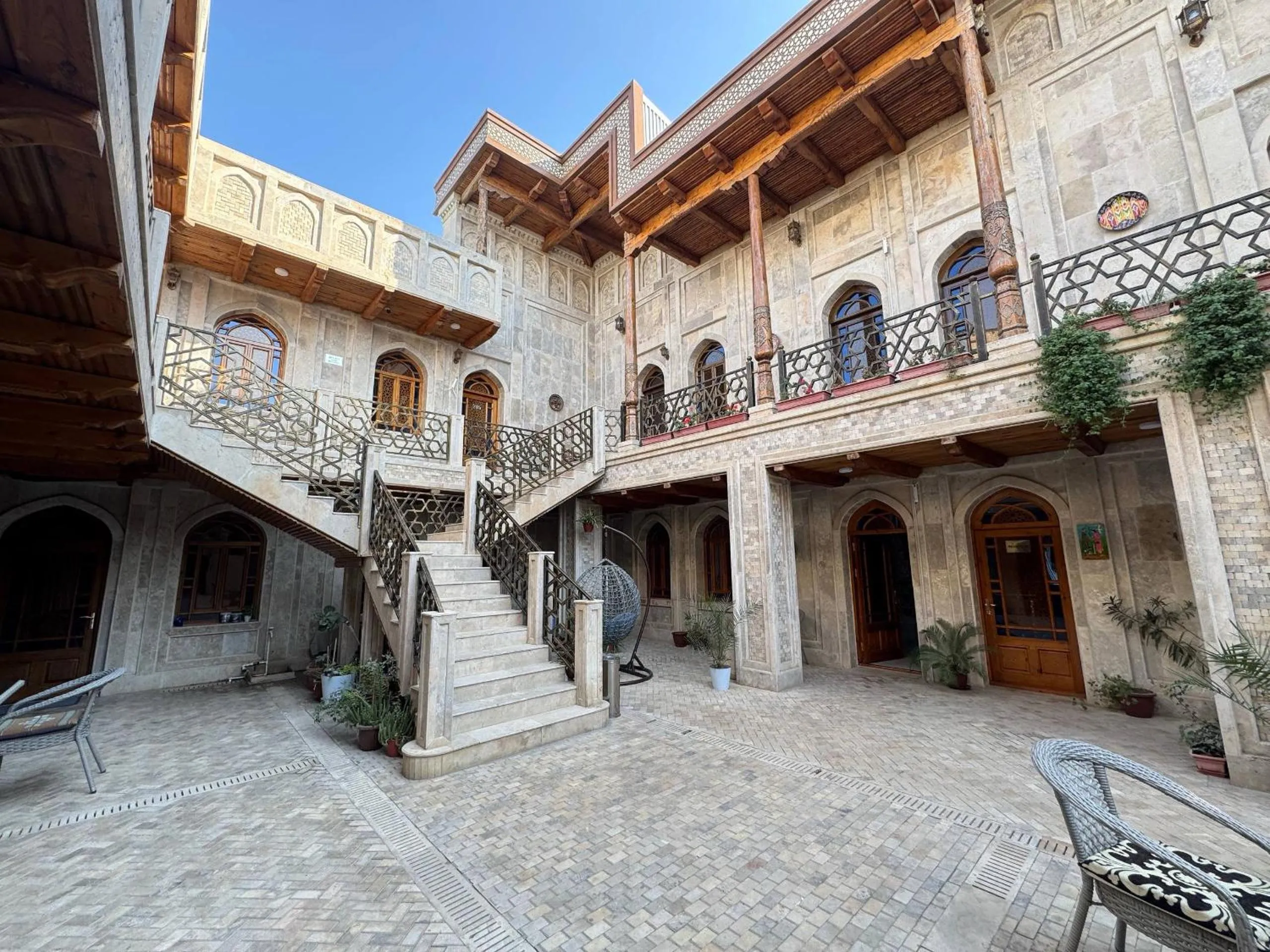 Day in AMIRAN Boutique