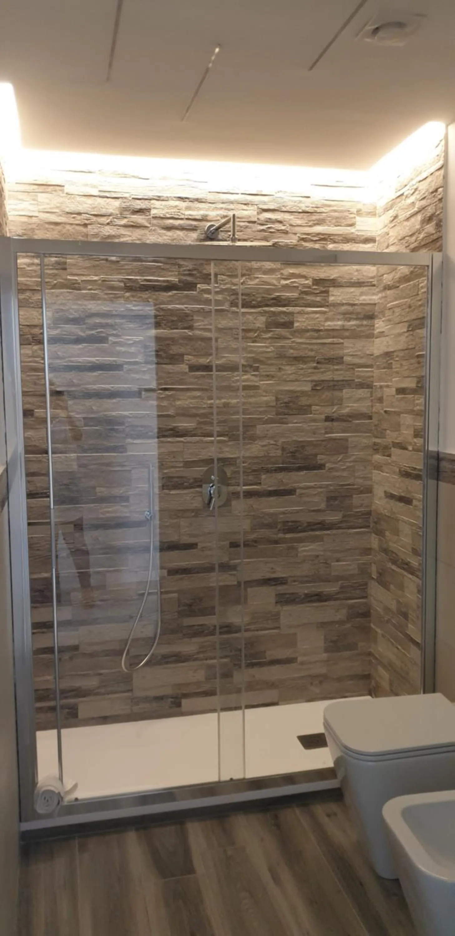 Shower in Maison D'Art