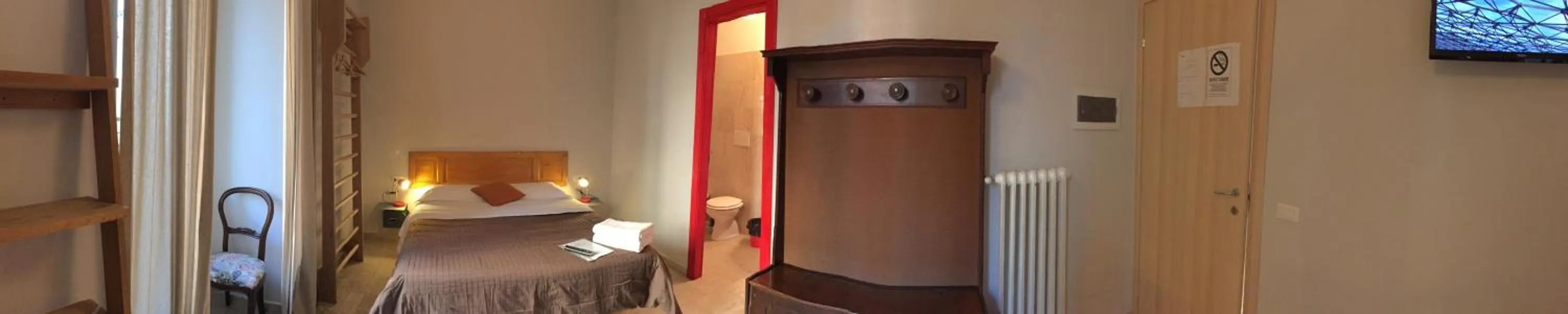 Photo of the whole room, Bed in Roma Art Rooms