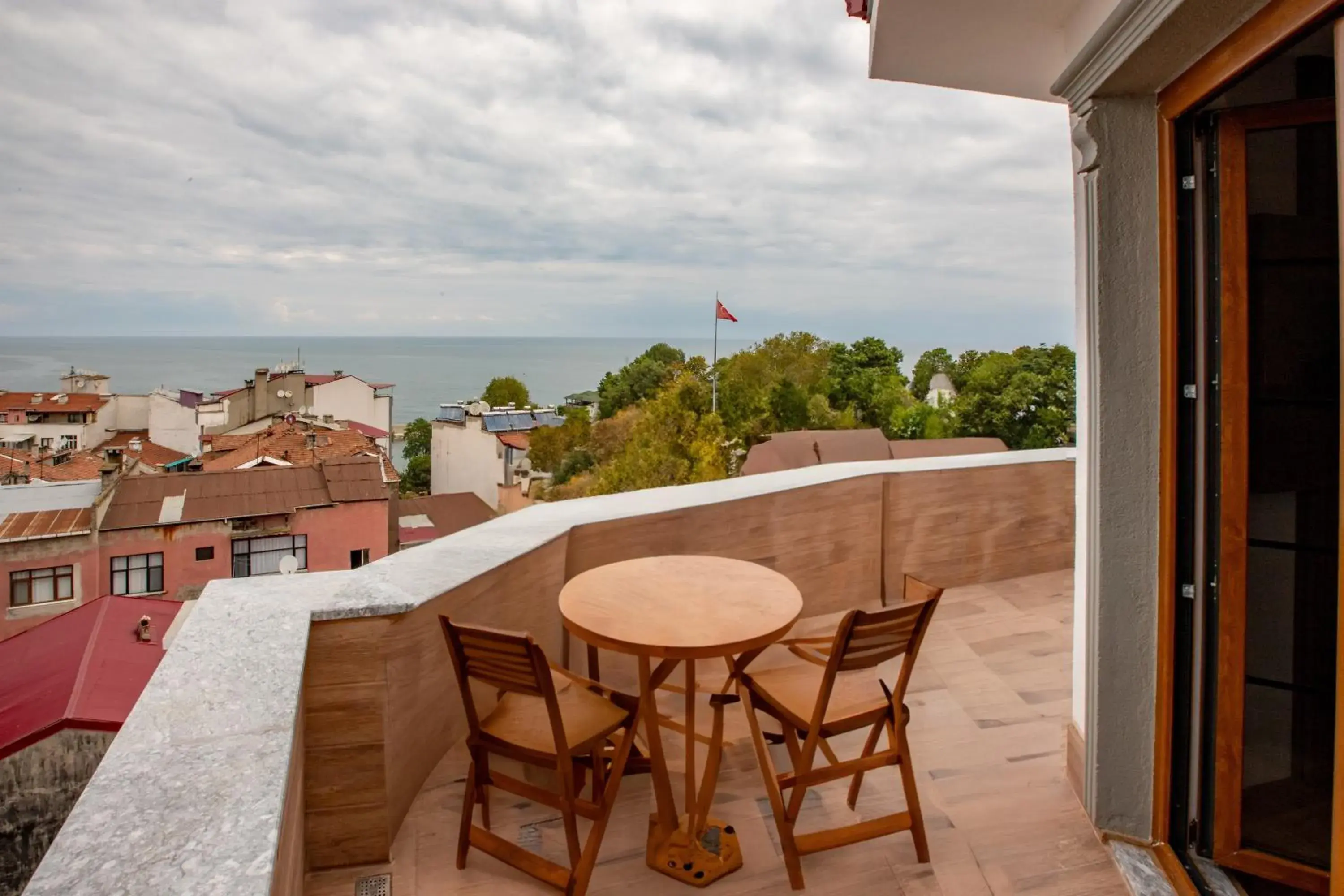 Deluxe Double Room with Balcony and Sea View in Grand Business Hotel Deluxe Double Room with Balcony and Sea View in Grand Business Hotel