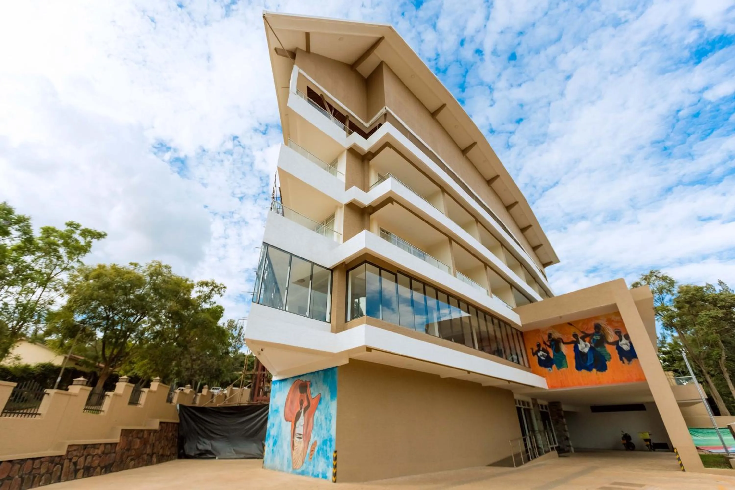 The Hut Restaurant & Boutique Hotel