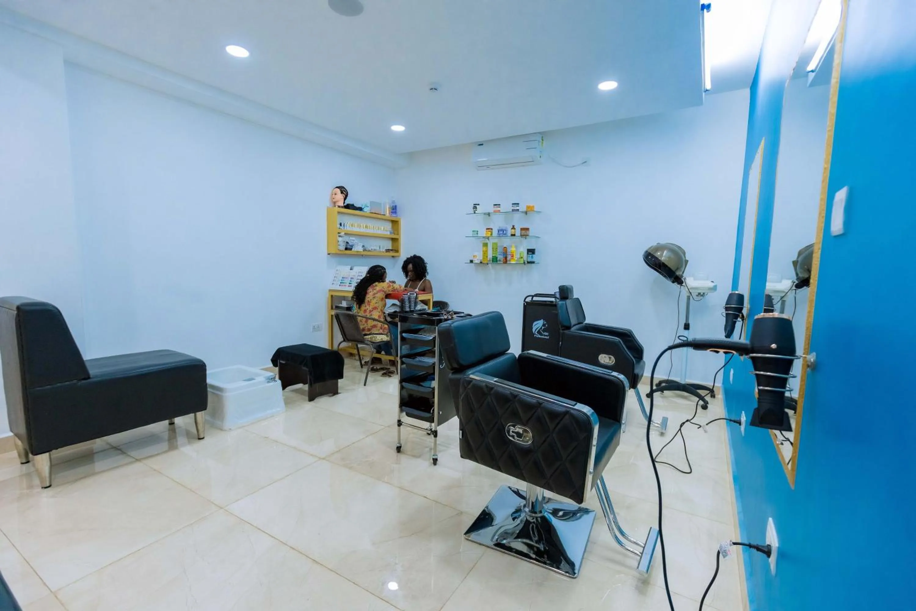 Spa and wellness centre/facilities in The Hut Restaurant & Boutique Hotel