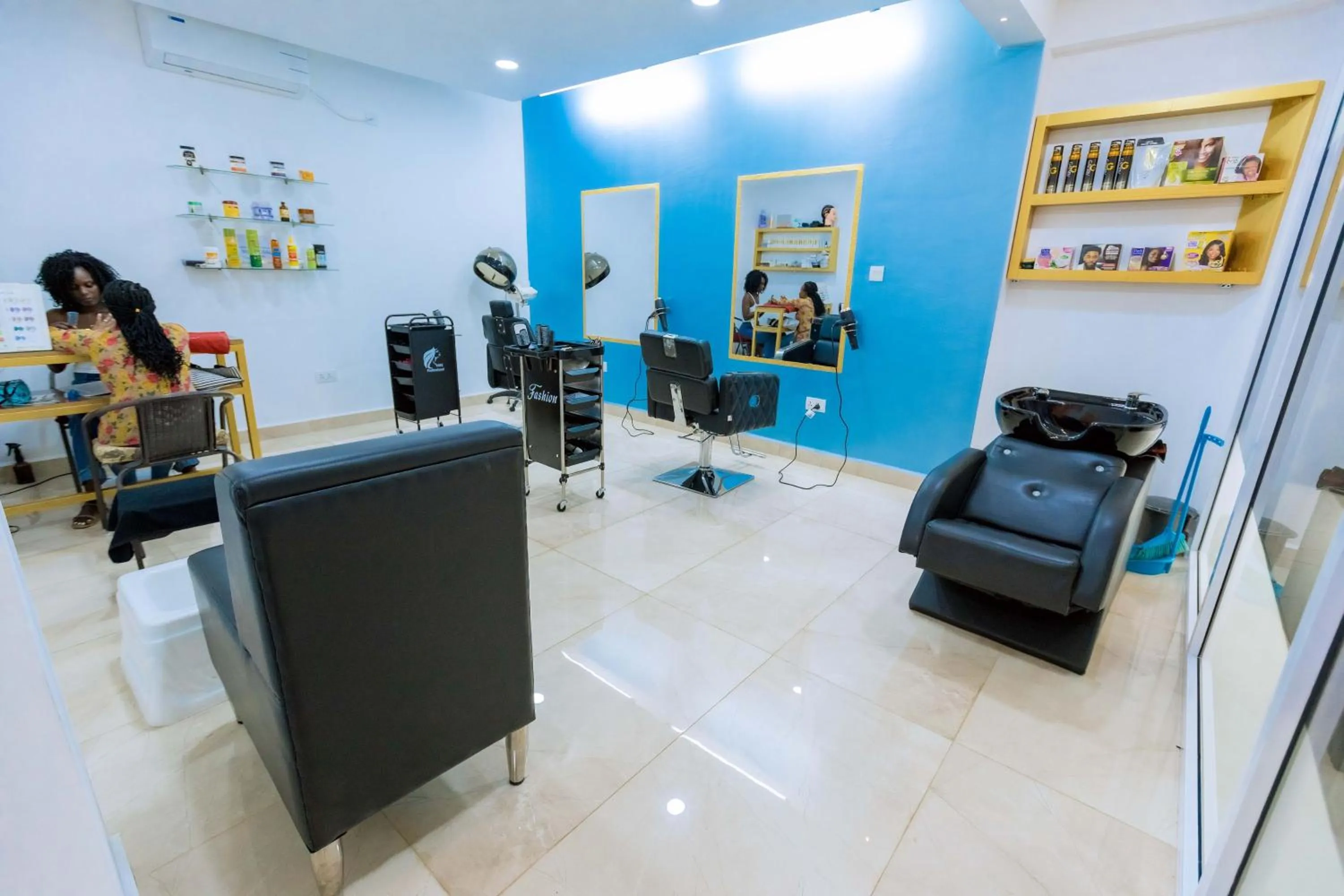 Spa and wellness centre/facilities in The Hut Restaurant & Boutique Hotel