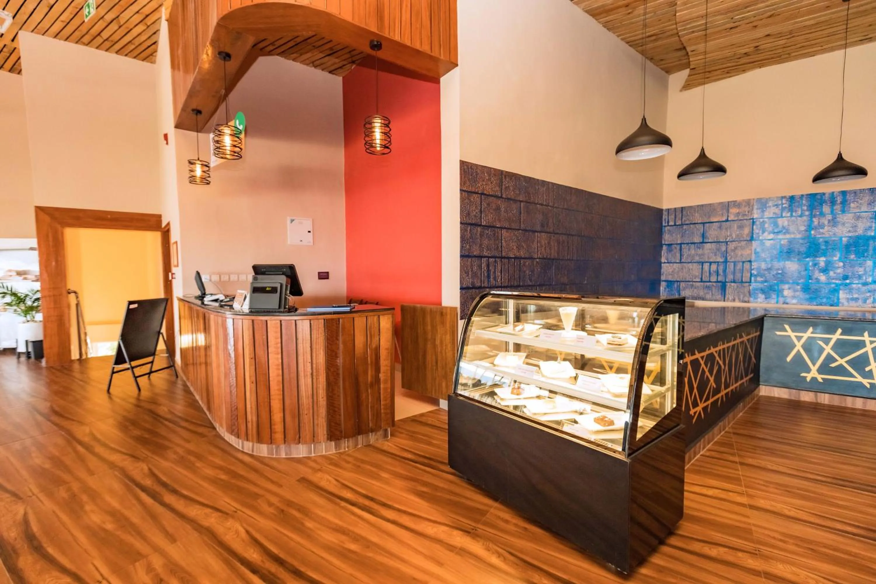 Food and drinks in The Hut Restaurant & Boutique Hotel