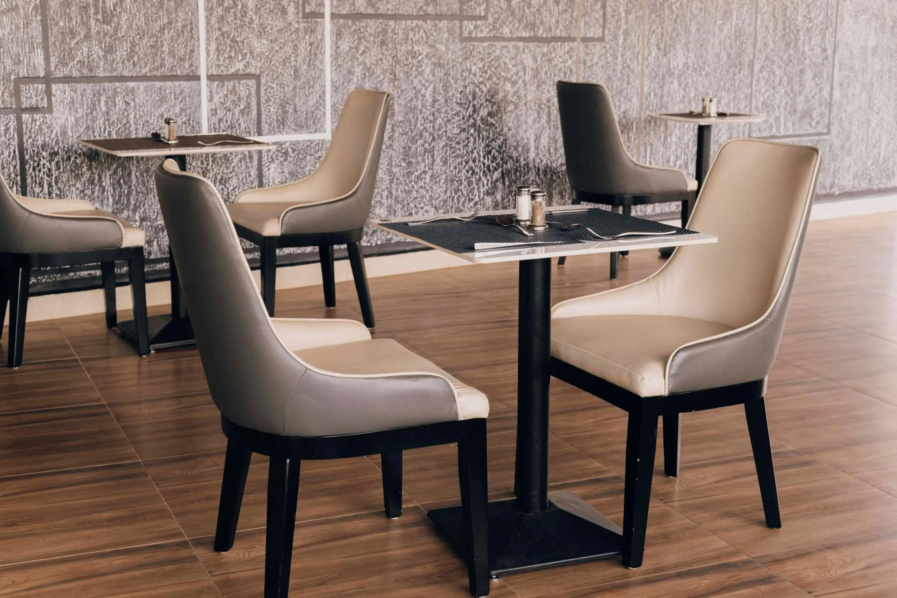 The Hut Restaurant & Boutique Hotel