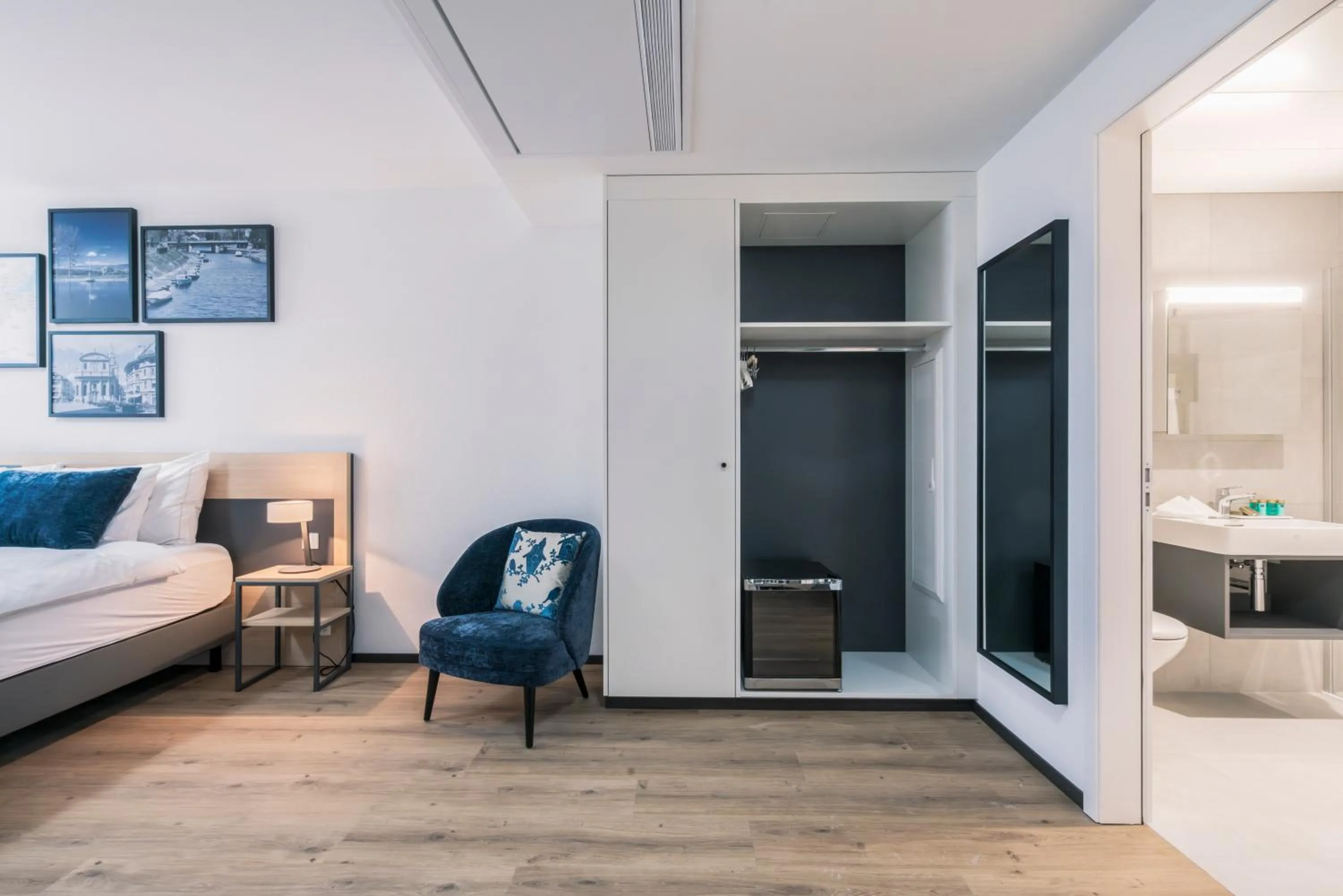 Photo of the whole room, Bed in YParc Hôtel