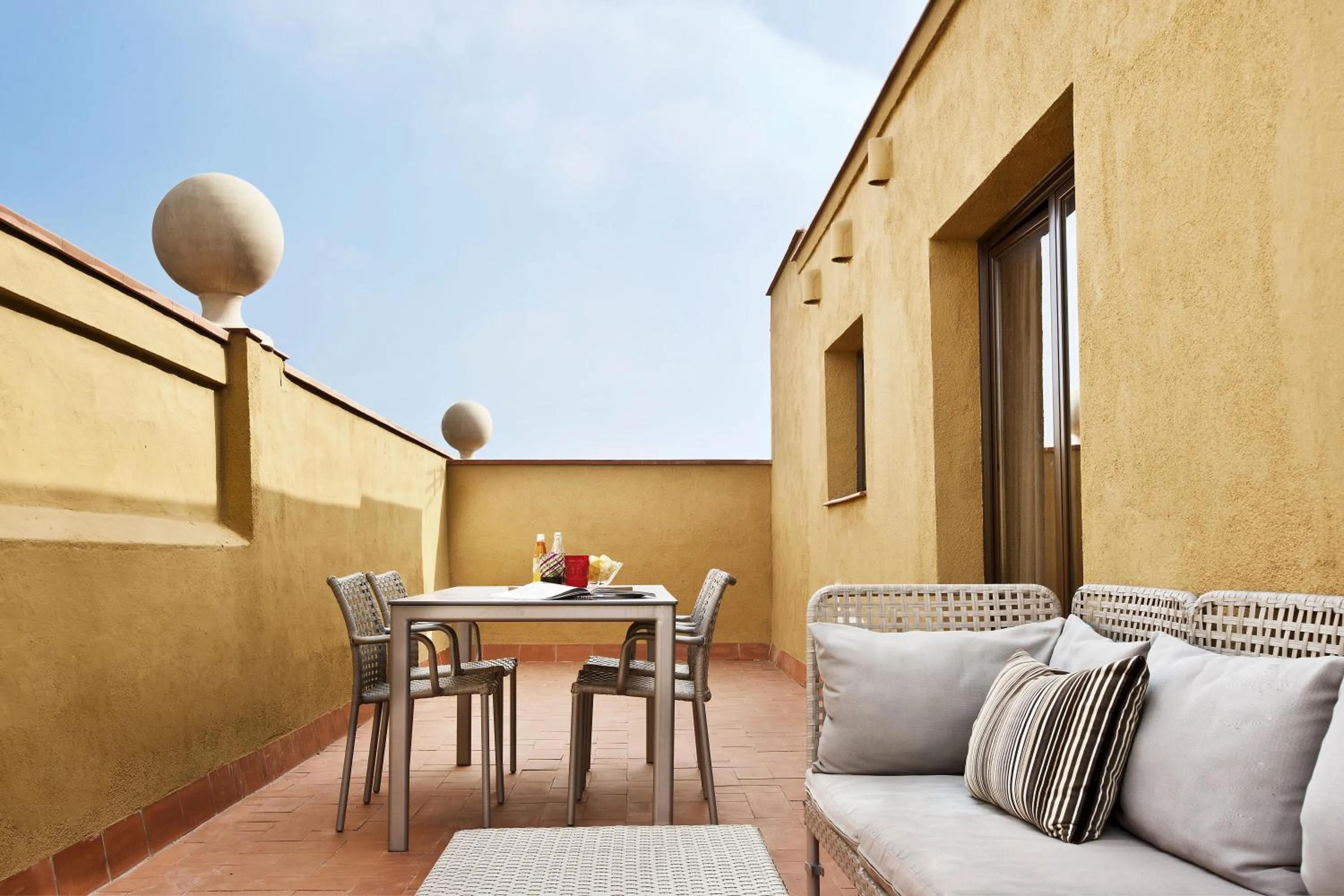 Patio in Barcelona Apartment Milà