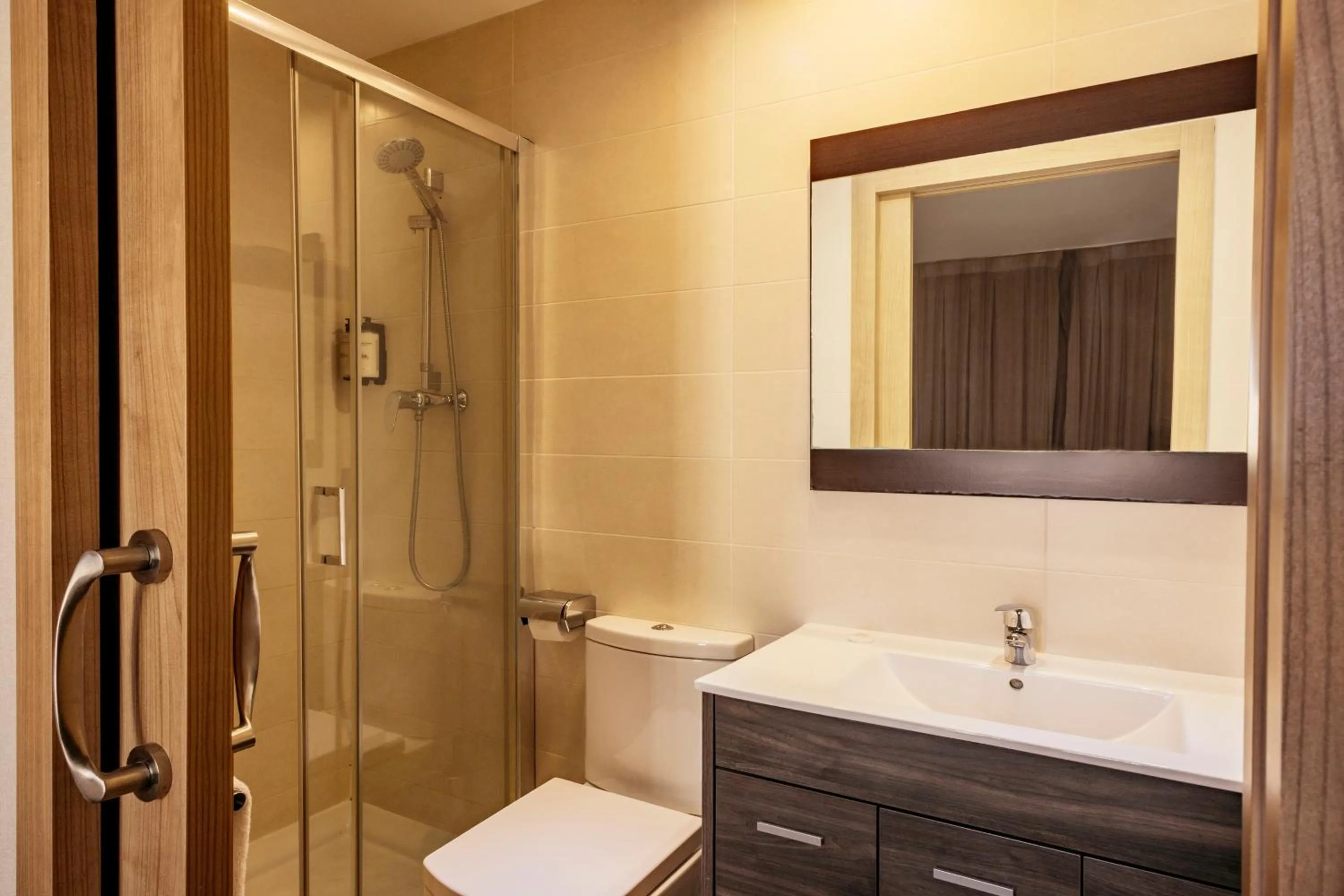 Bathroom in Barcelona Apartment Milà