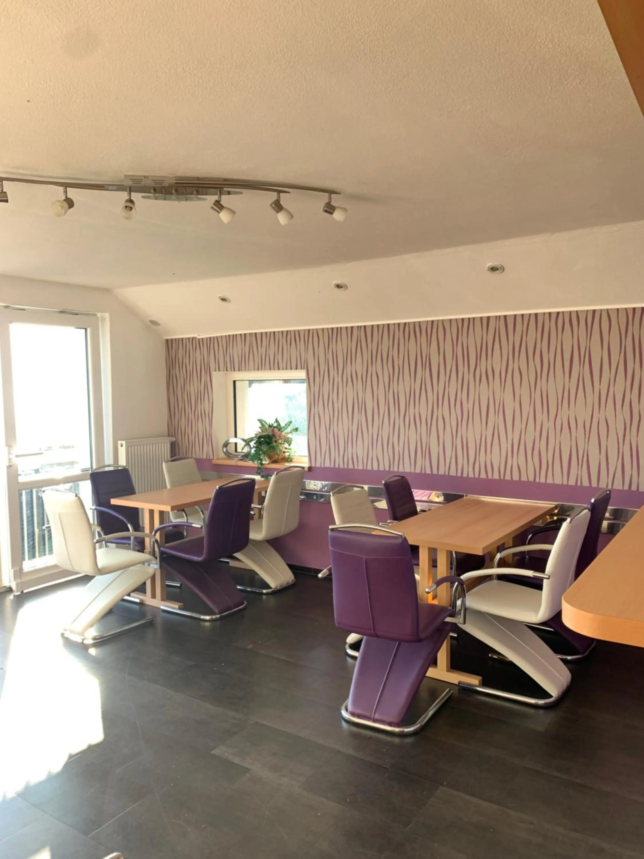 Communal lounge/ TV room in hotel Sádek