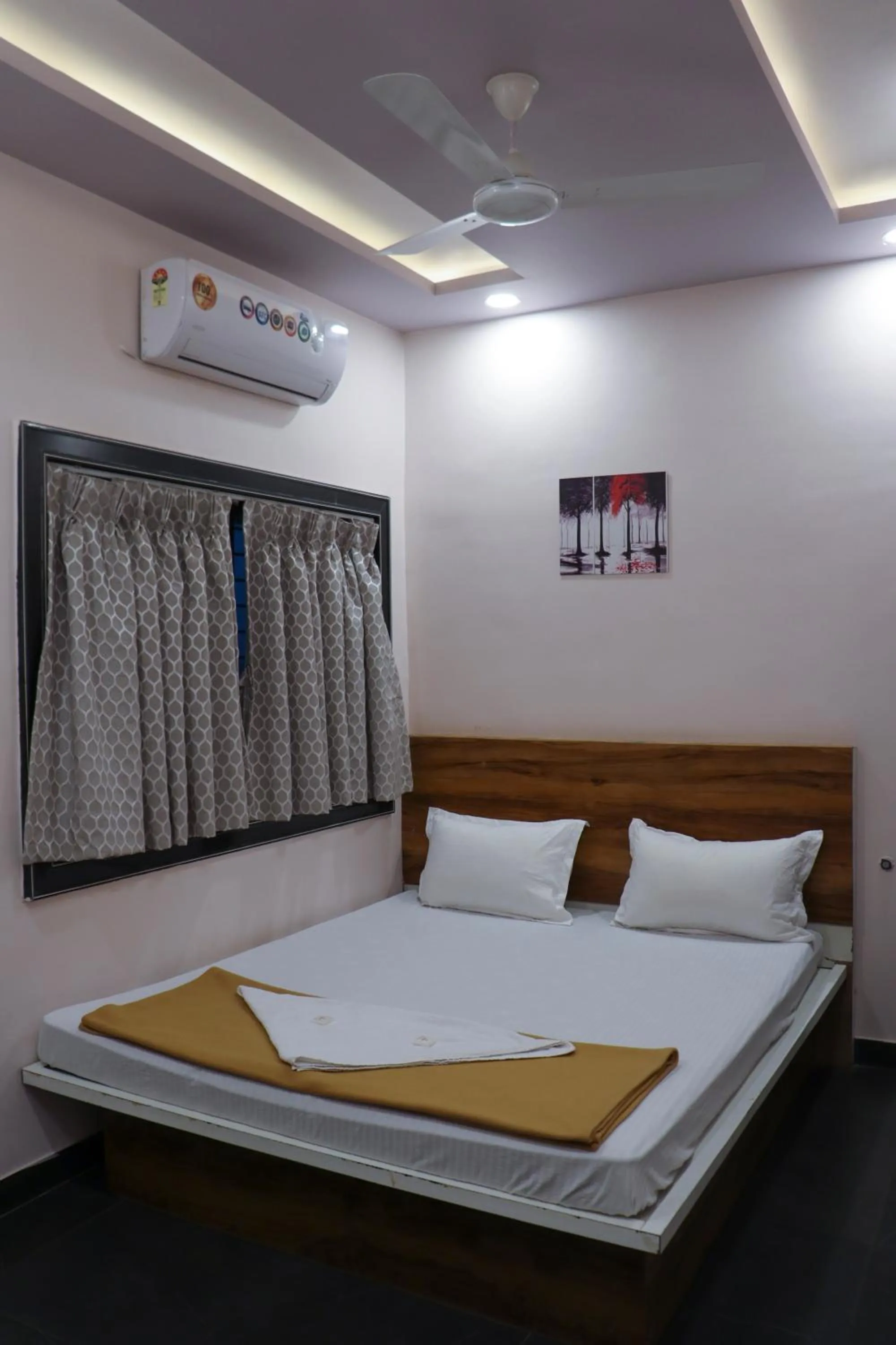 Bed in Hotel Garuda Executive Latur