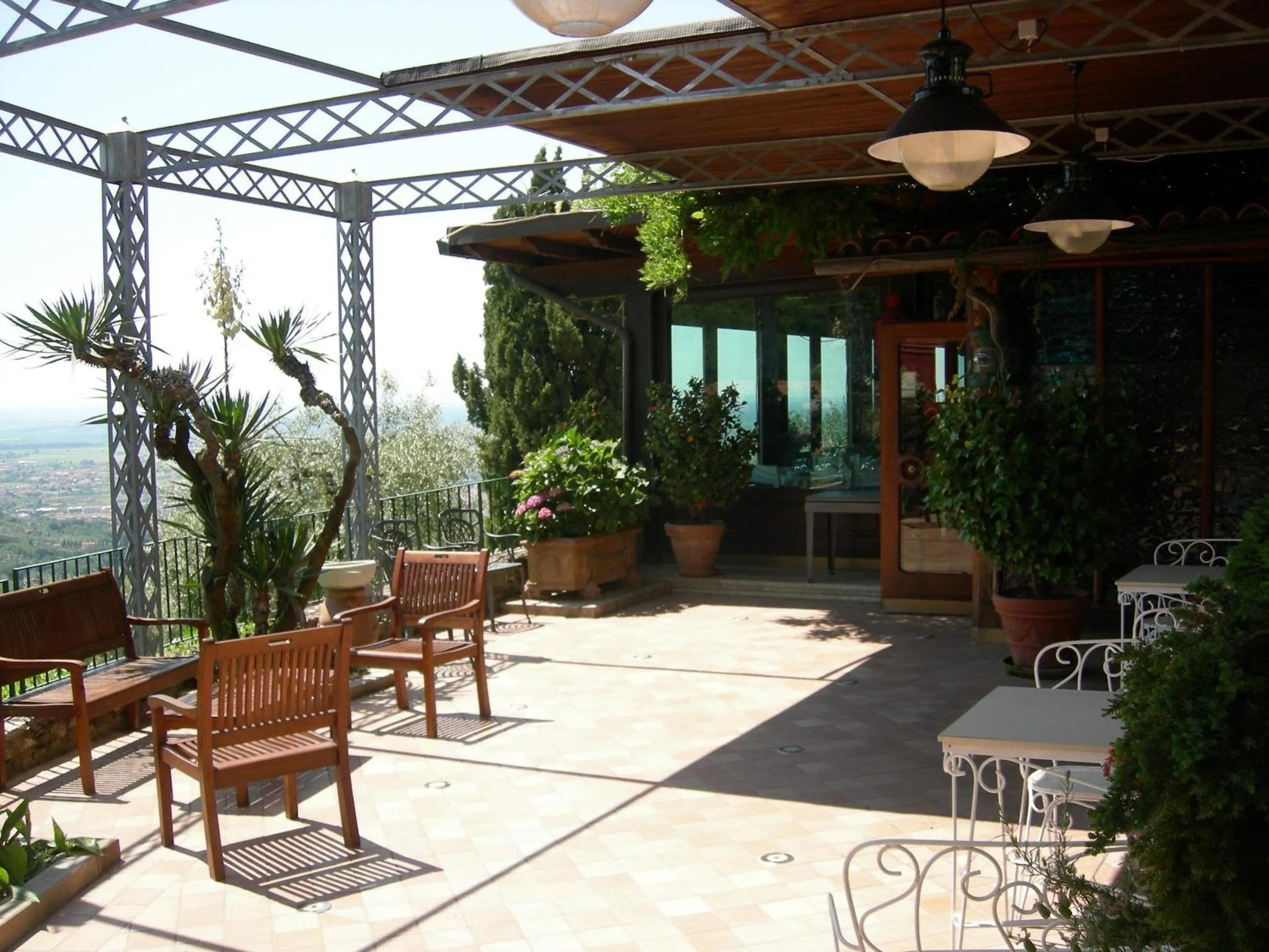 Restaurant/places to eat in Albergo Santa Barbara