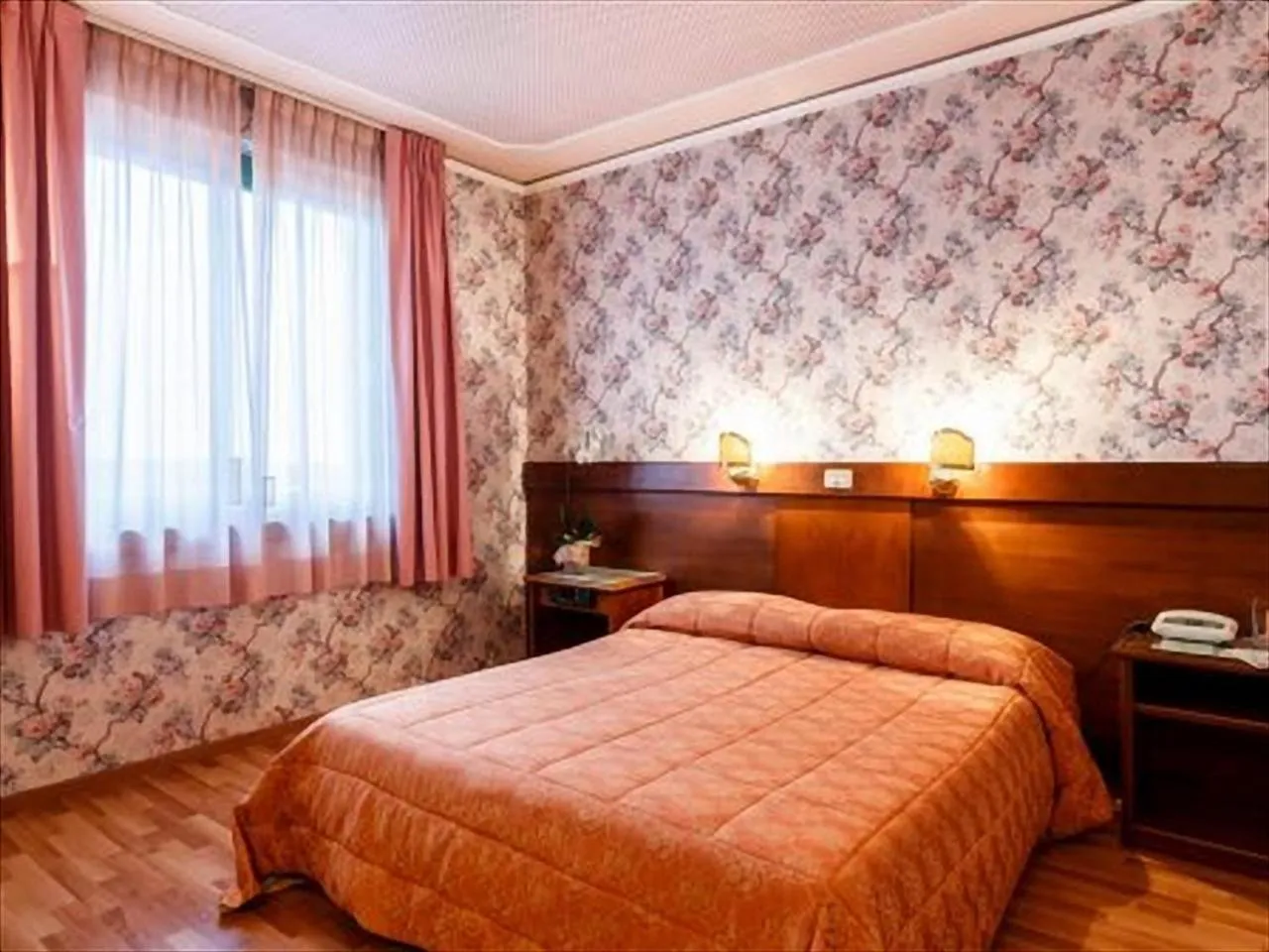 Bedroom, Bed in Albergo Santa Barbara