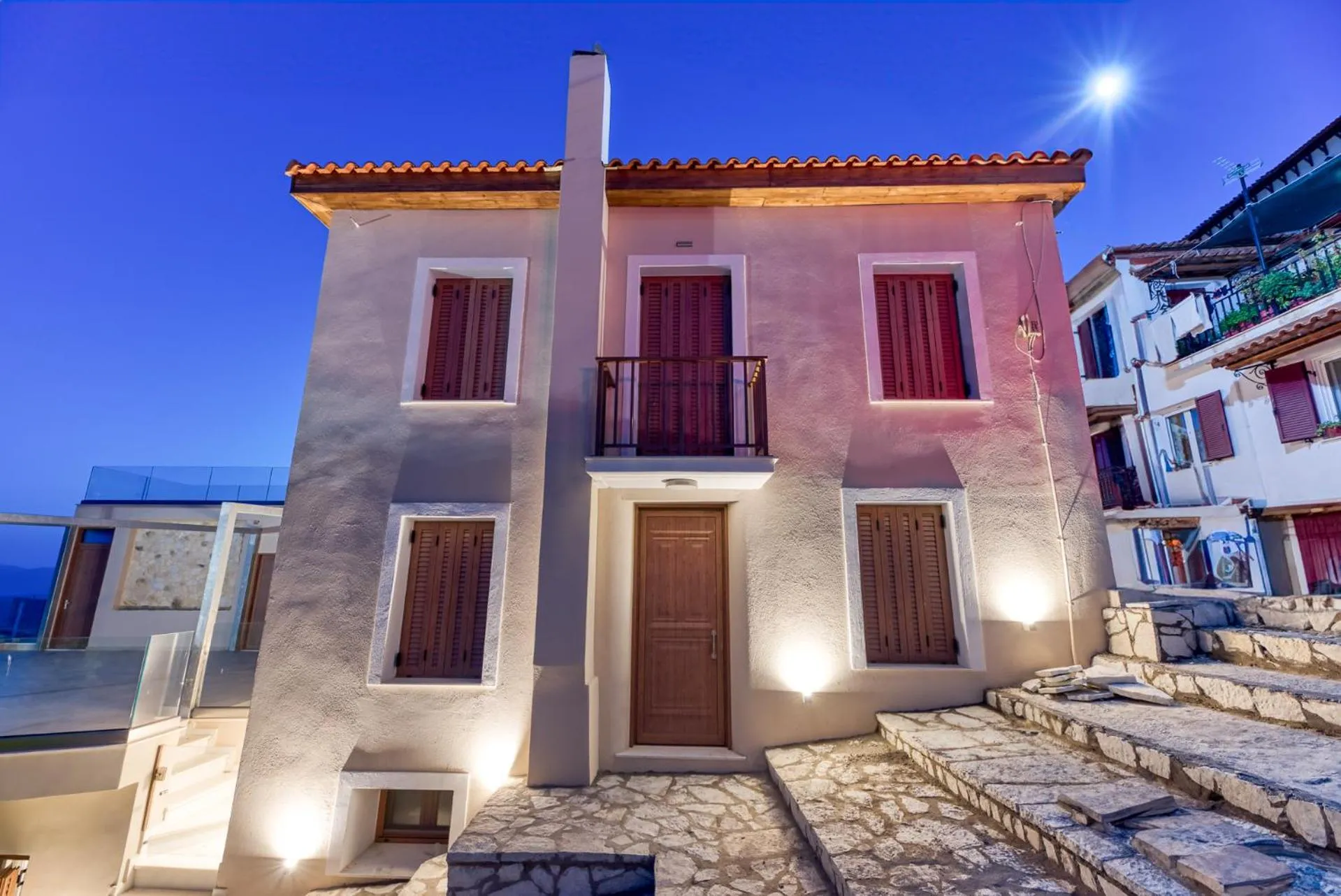 Property building in Komody Apartments