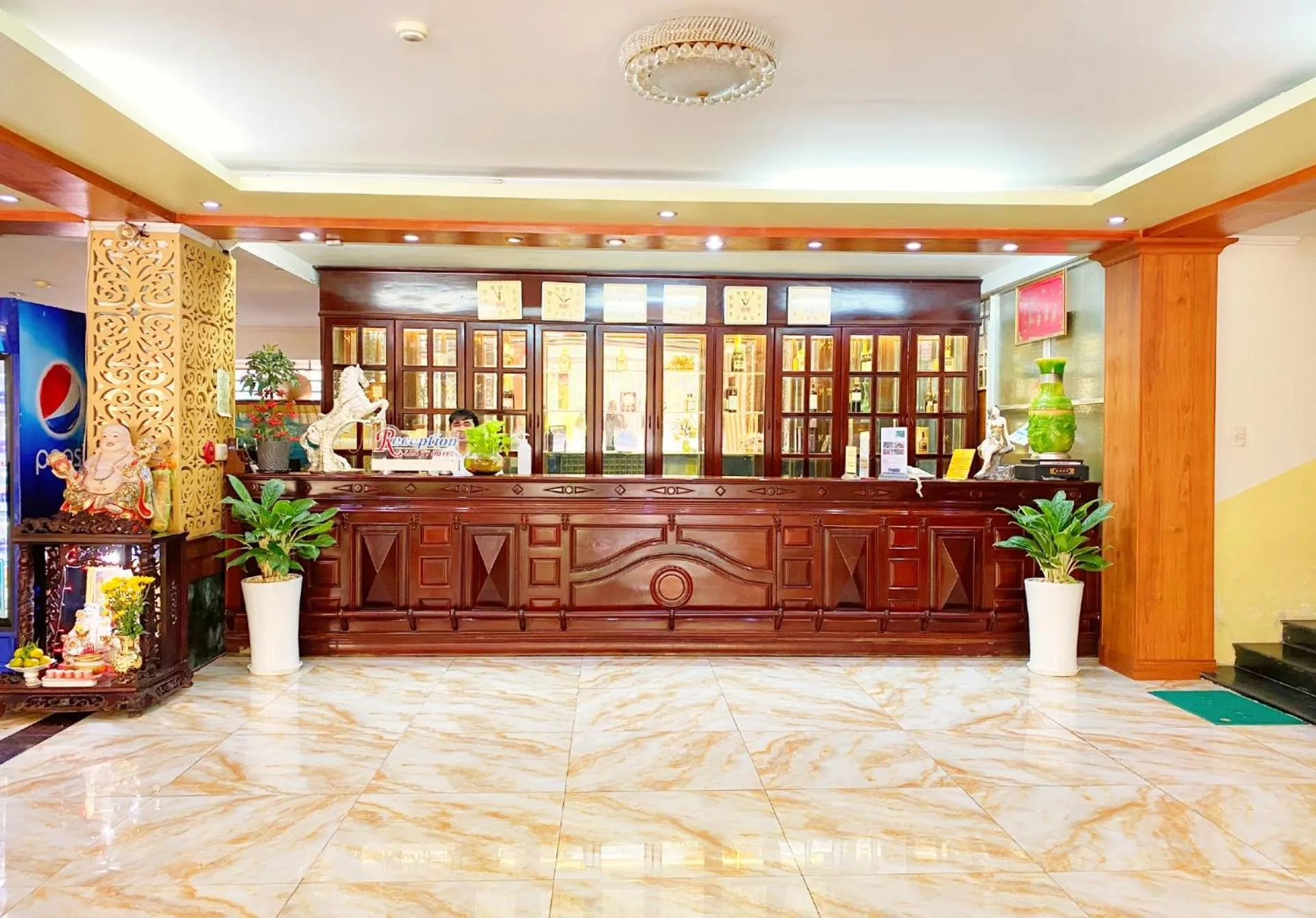 Lobby or reception in Linh Phuong 8 Hotel - 24 hours stay