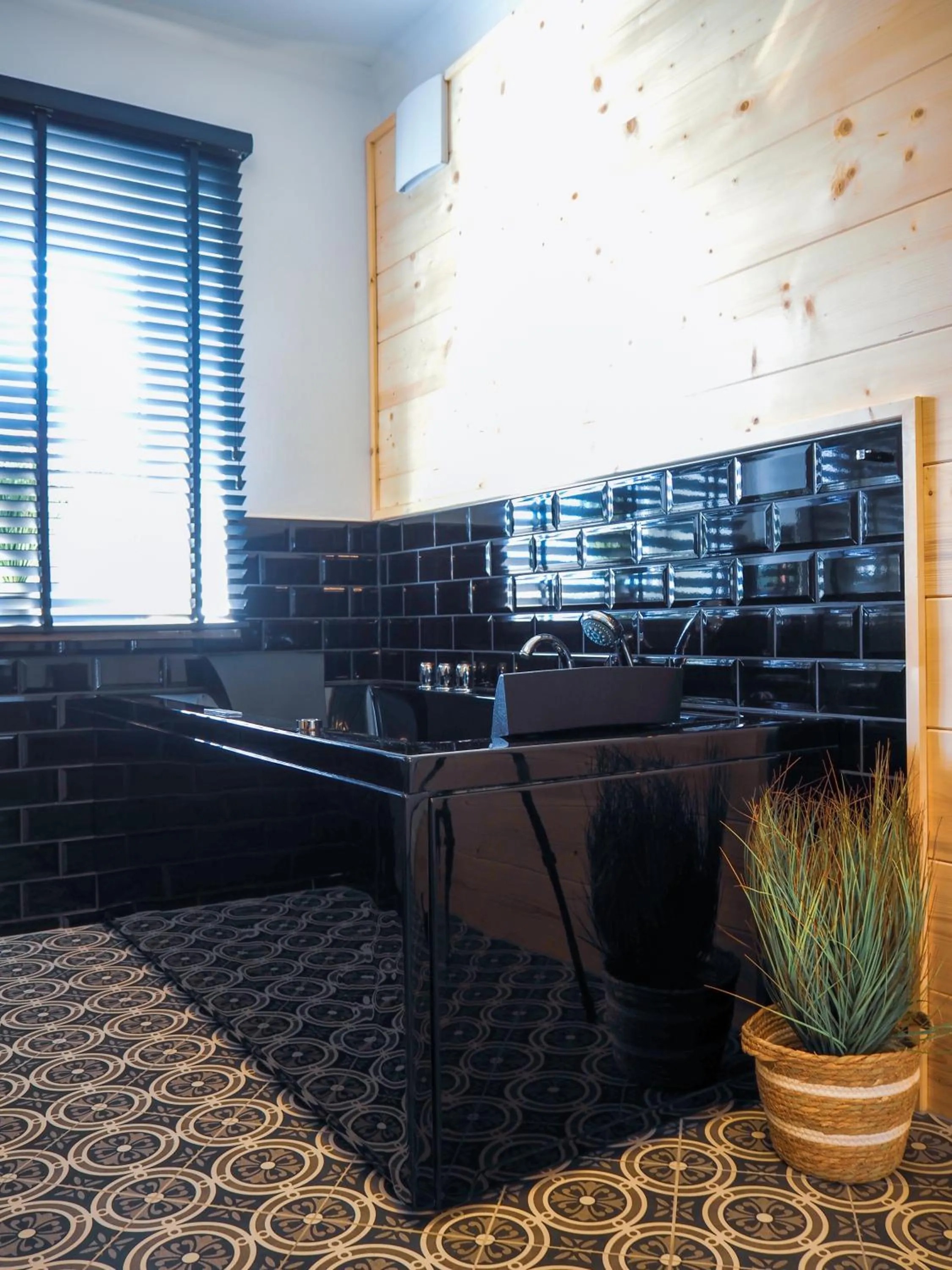 Hot Tub in Design Hotel ALPENLIEBE - - - - Boutique-Flair - - - -