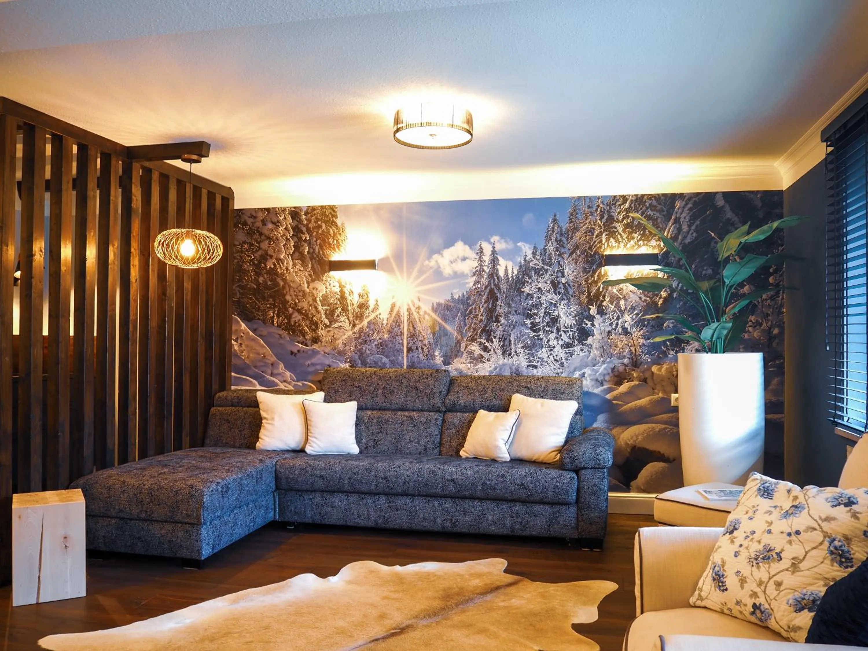 Staff in Design Hotel ALPENLIEBE - - - - Boutique-Flair - - - -