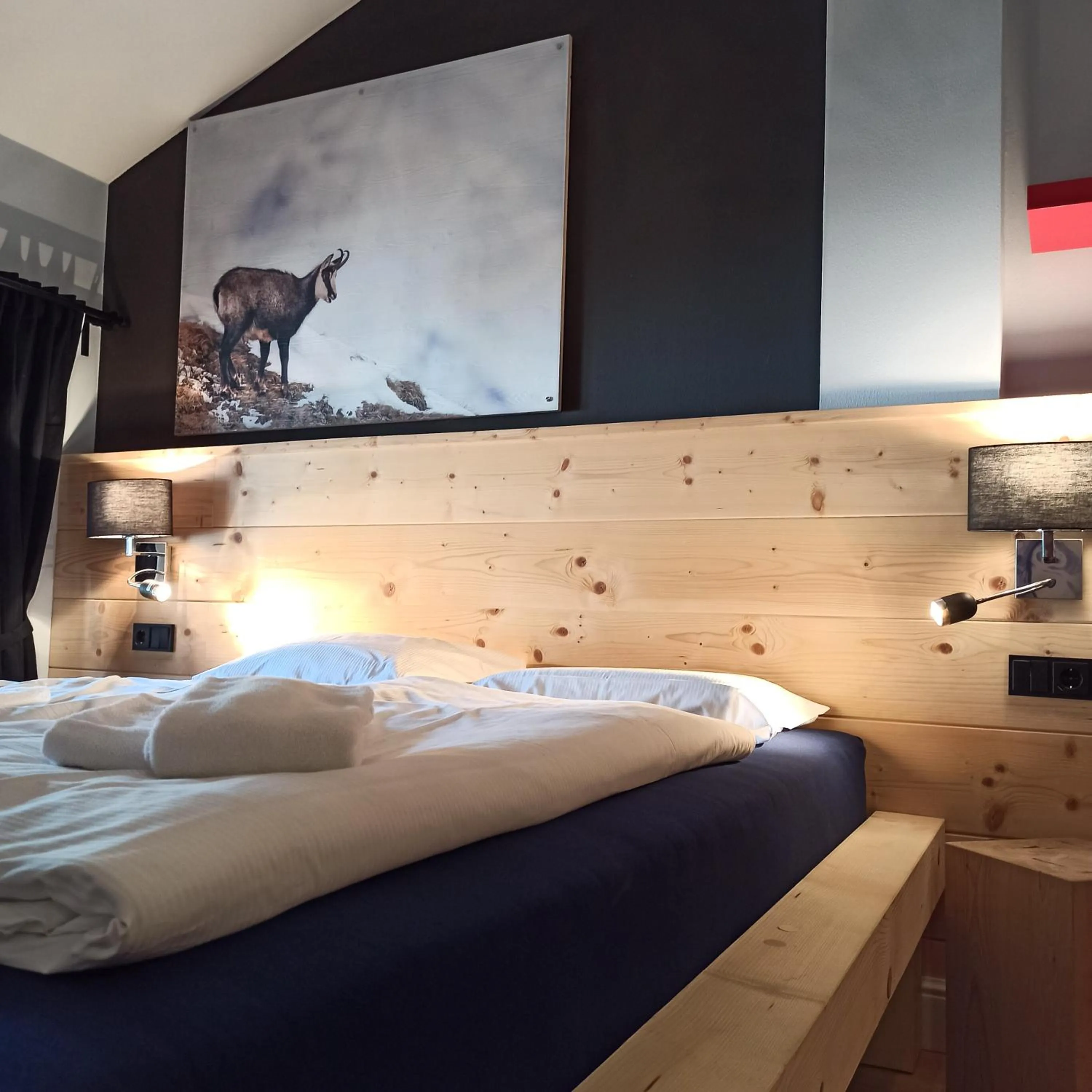 Photo of the whole room, Bed in Design Hotel ALPENLIEBE - - - - Boutique-Flair - - - -