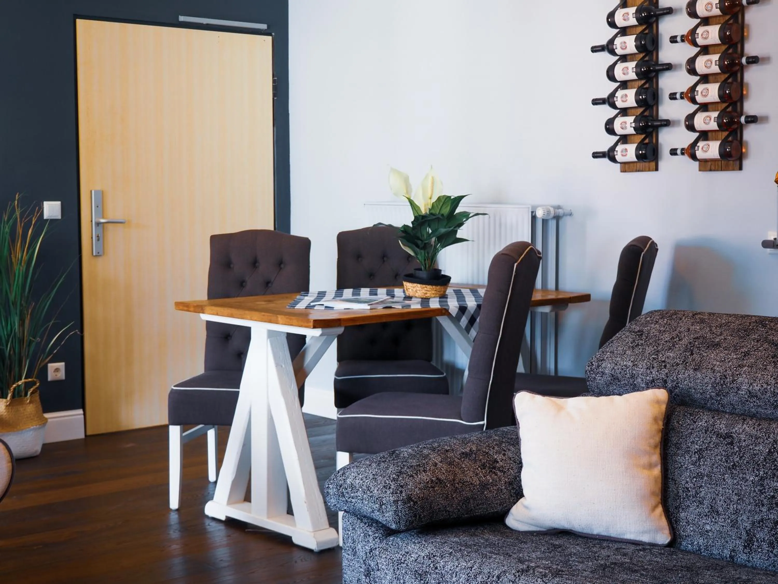 Staff in Design Hotel ALPENLIEBE - - - - Boutique-Flair - - - -