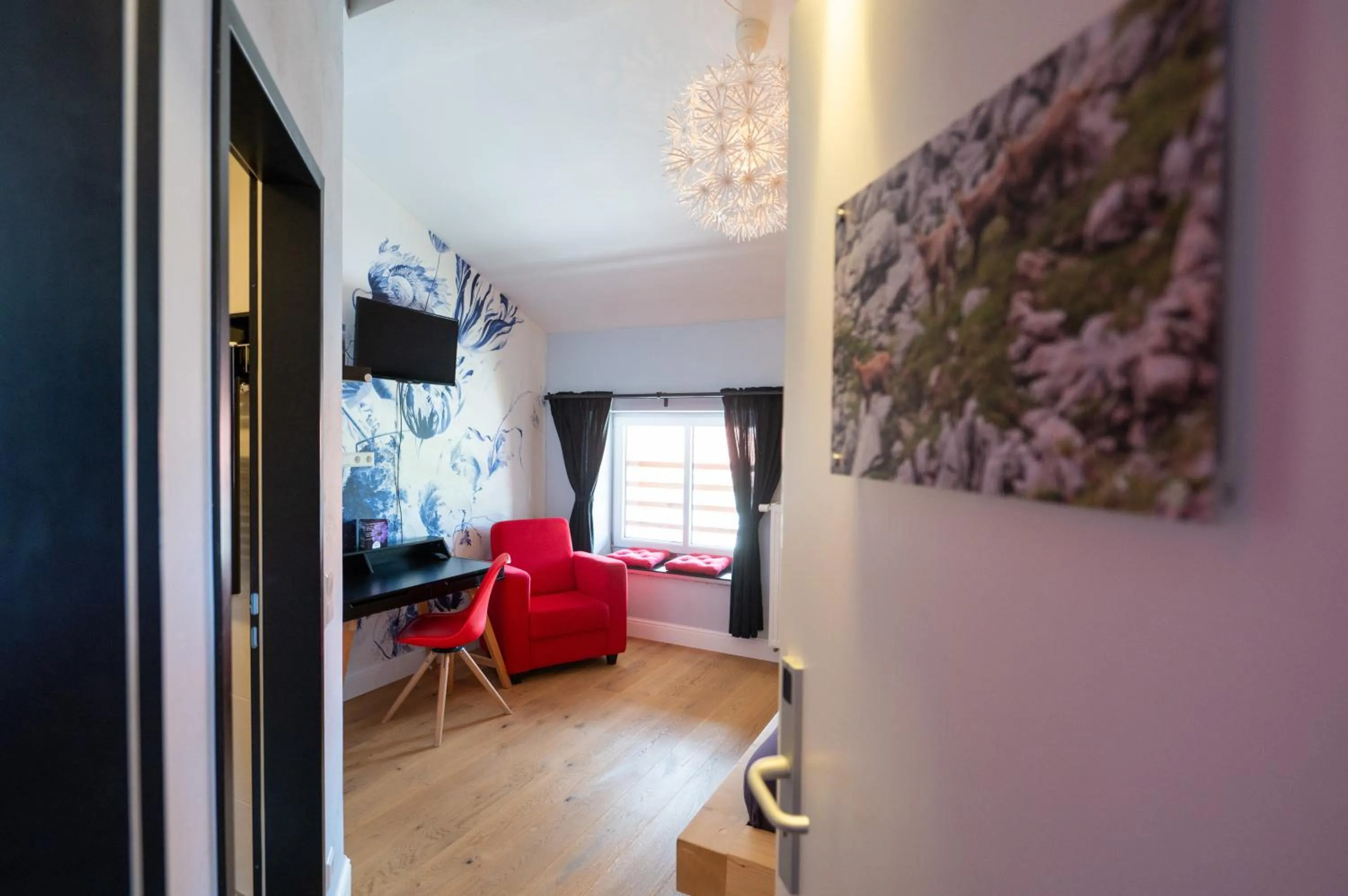 Seating area in Design Hotel ALPENLIEBE - - - - Boutique-Flair - - - -