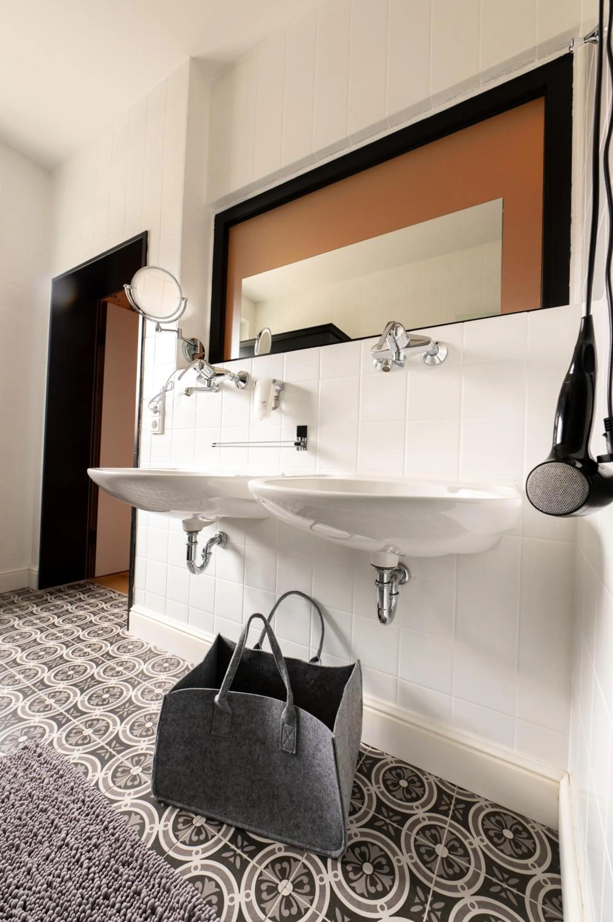 Bathroom in Design Hotel ALPENLIEBE - - - - Boutique-Flair - - - -