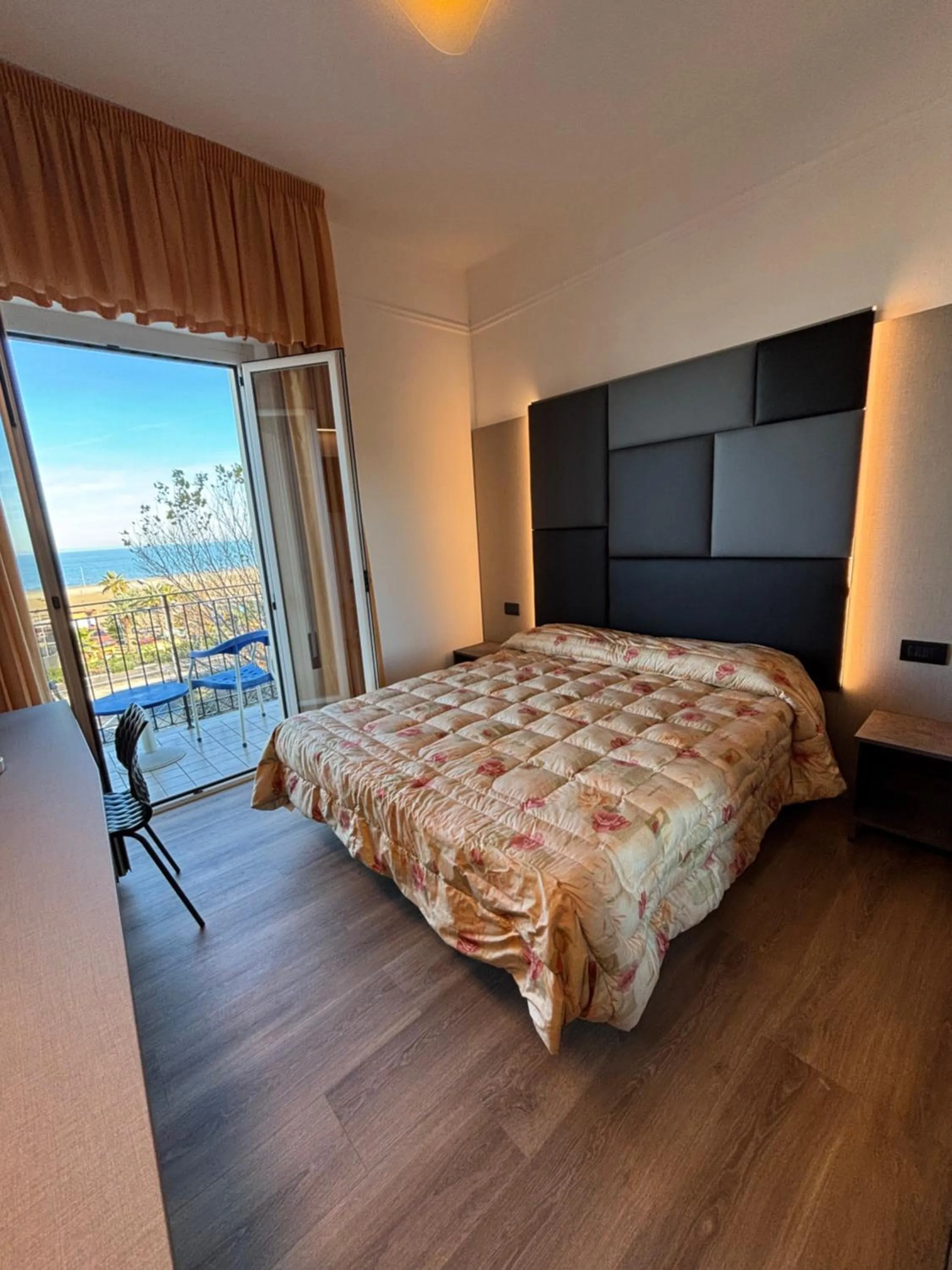 Bed in Hotel Cobalto