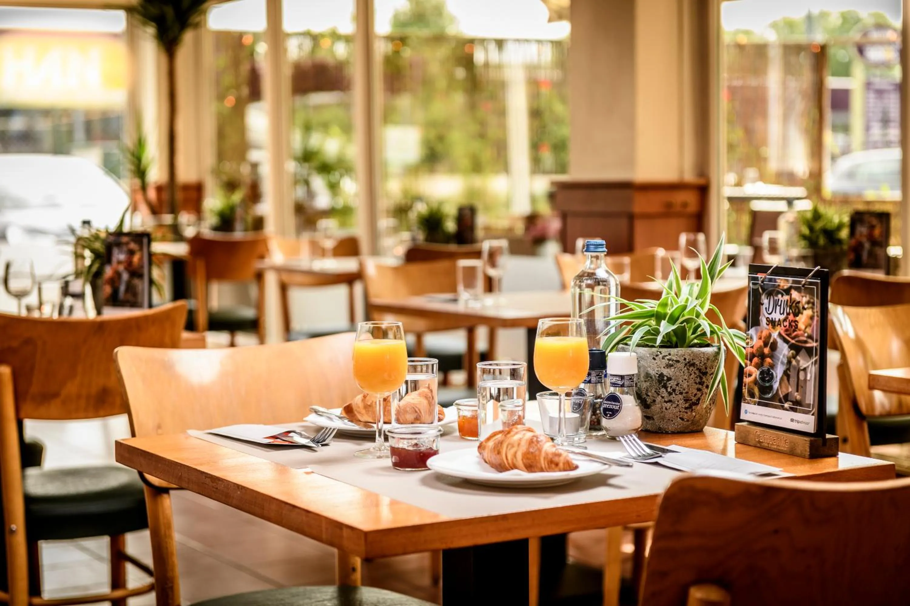 Breakfast in Campanile Hotel & Restaurant Delft