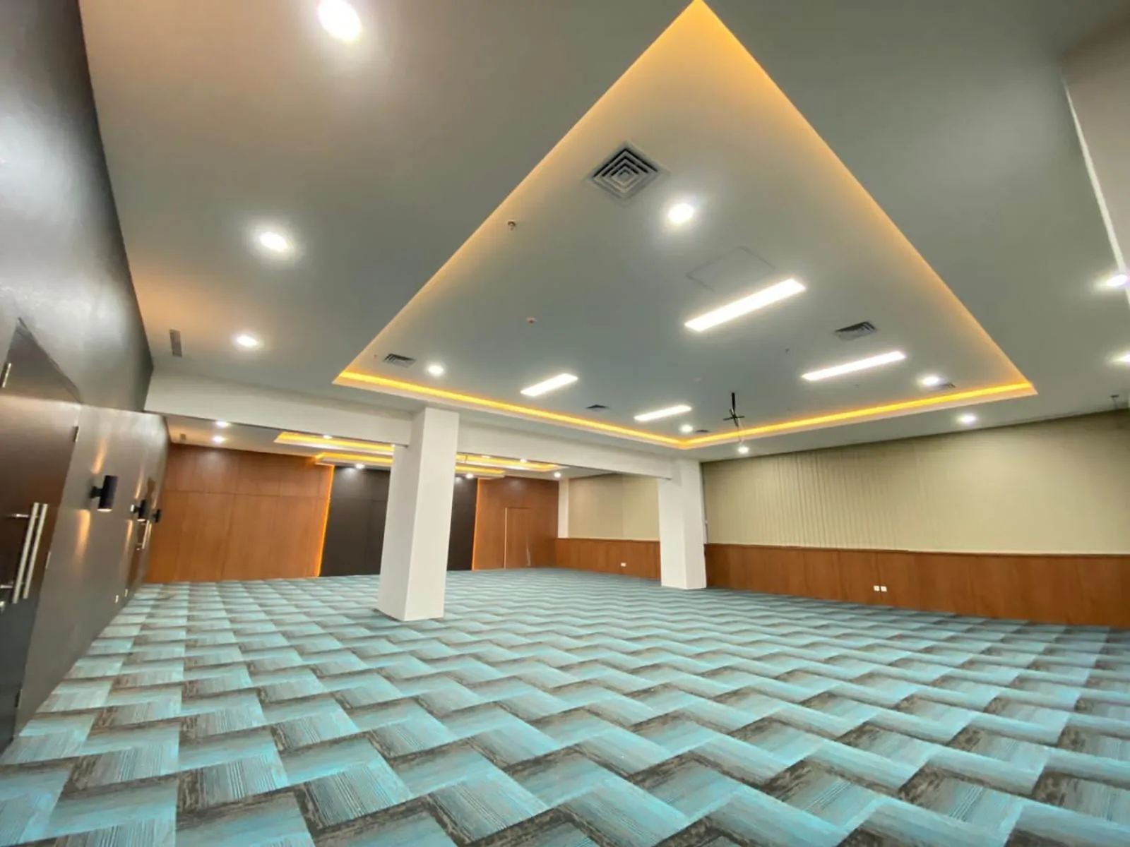 Business facilities in Daima Suites Margonda