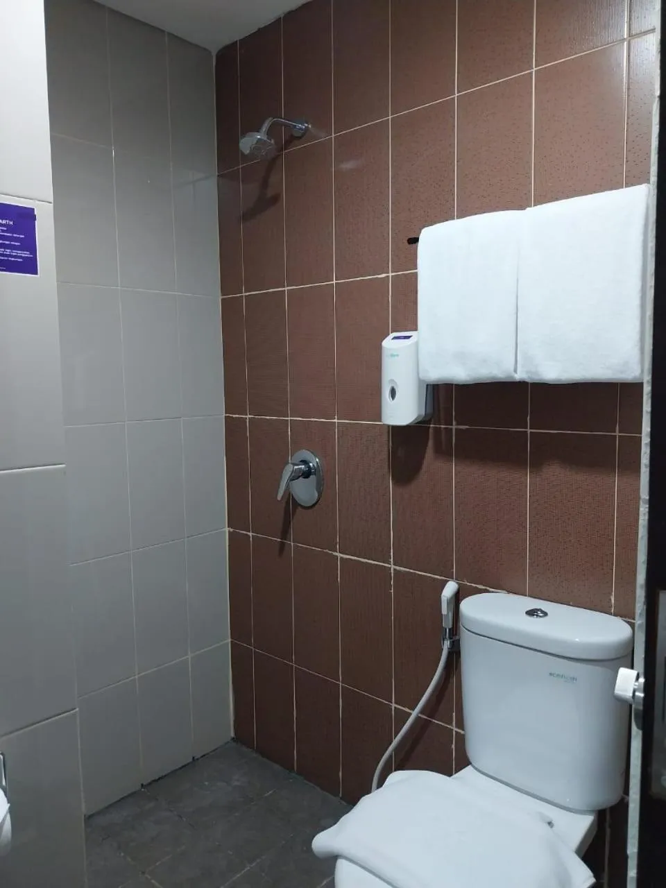 Bathroom in Daima Suites Margonda