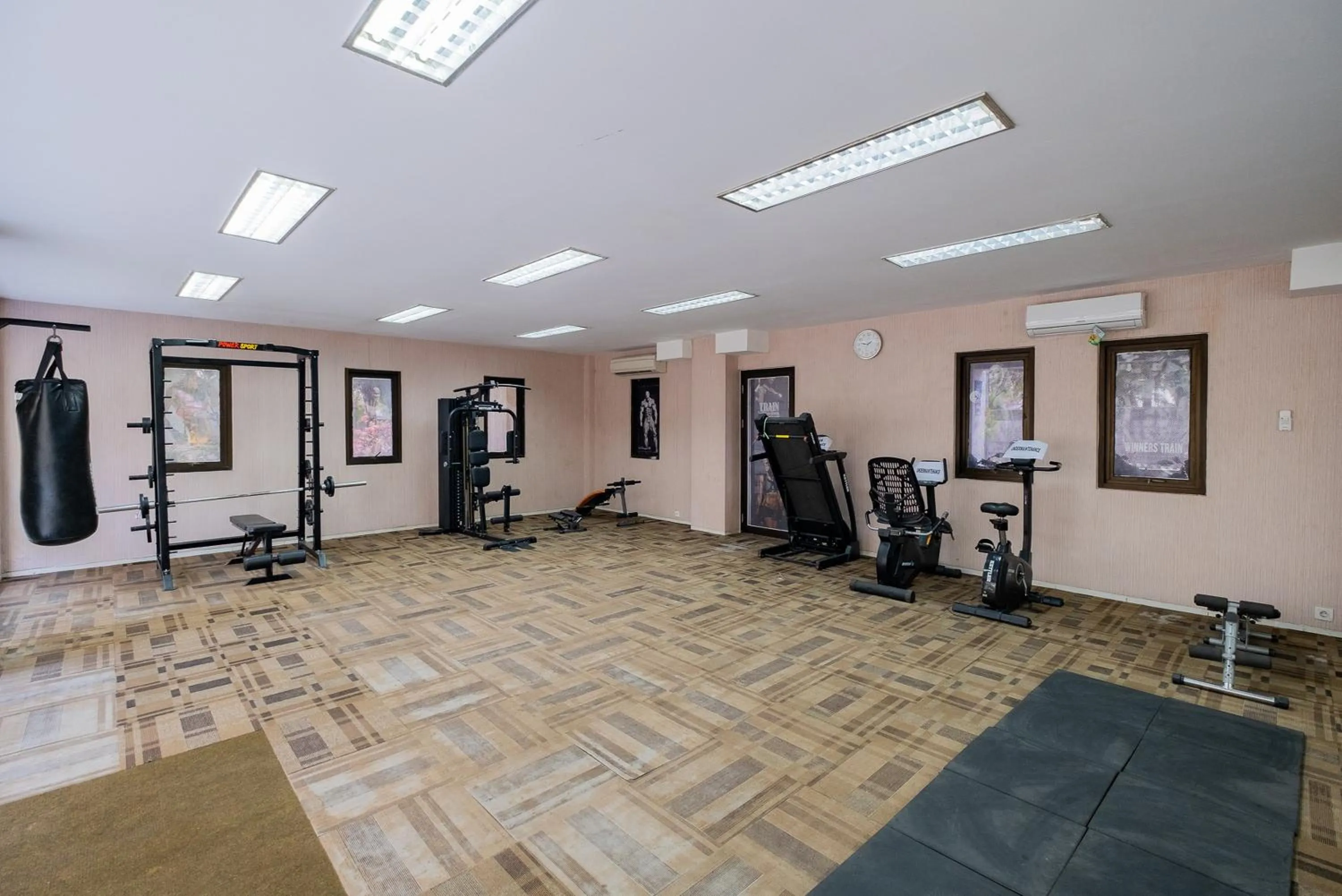 Fitness centre/facilities in RedDoorz Premium @ Jalan Veteran Bojonegoro