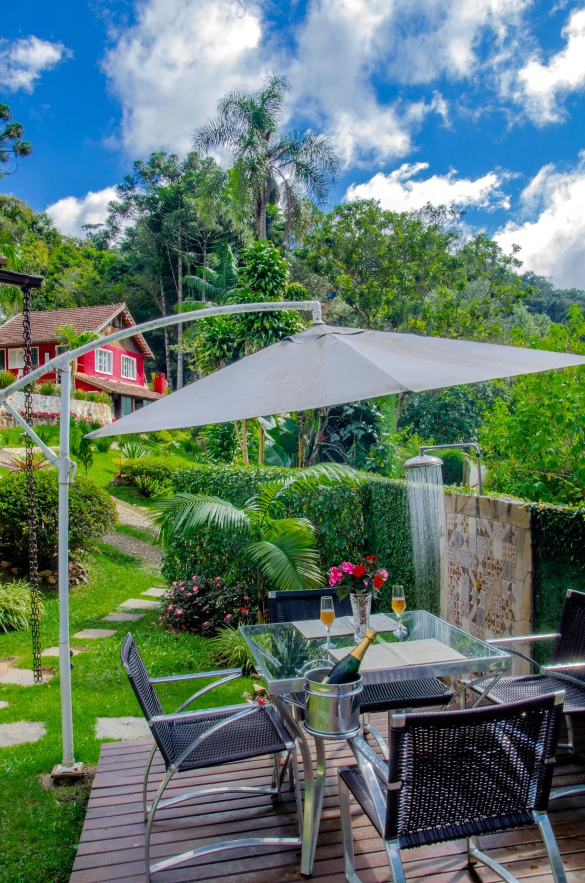 Pool view in Pousada Refúgio das Aves