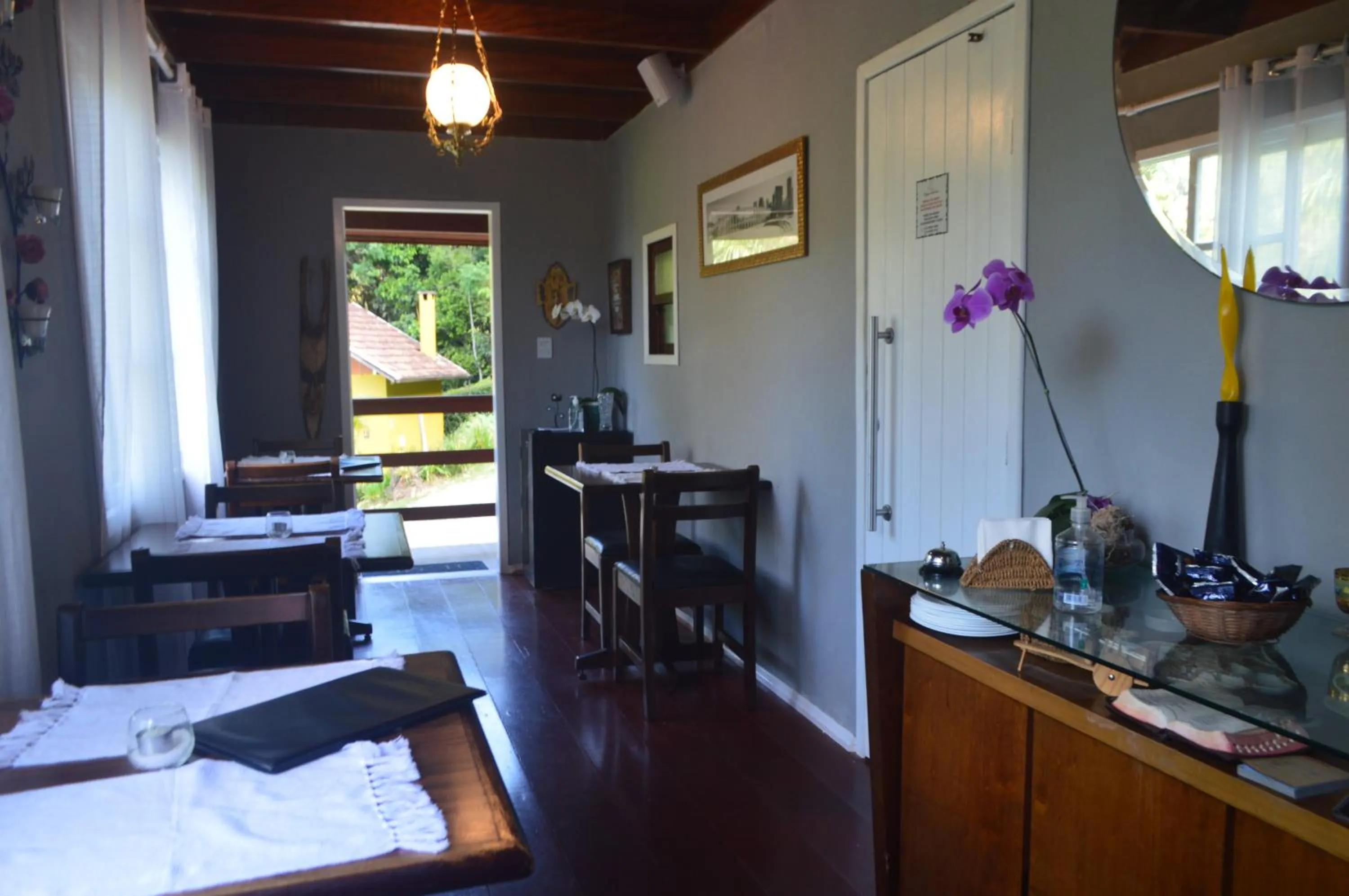 Restaurant/places to eat, Bed in Pousada Refúgio das Aves