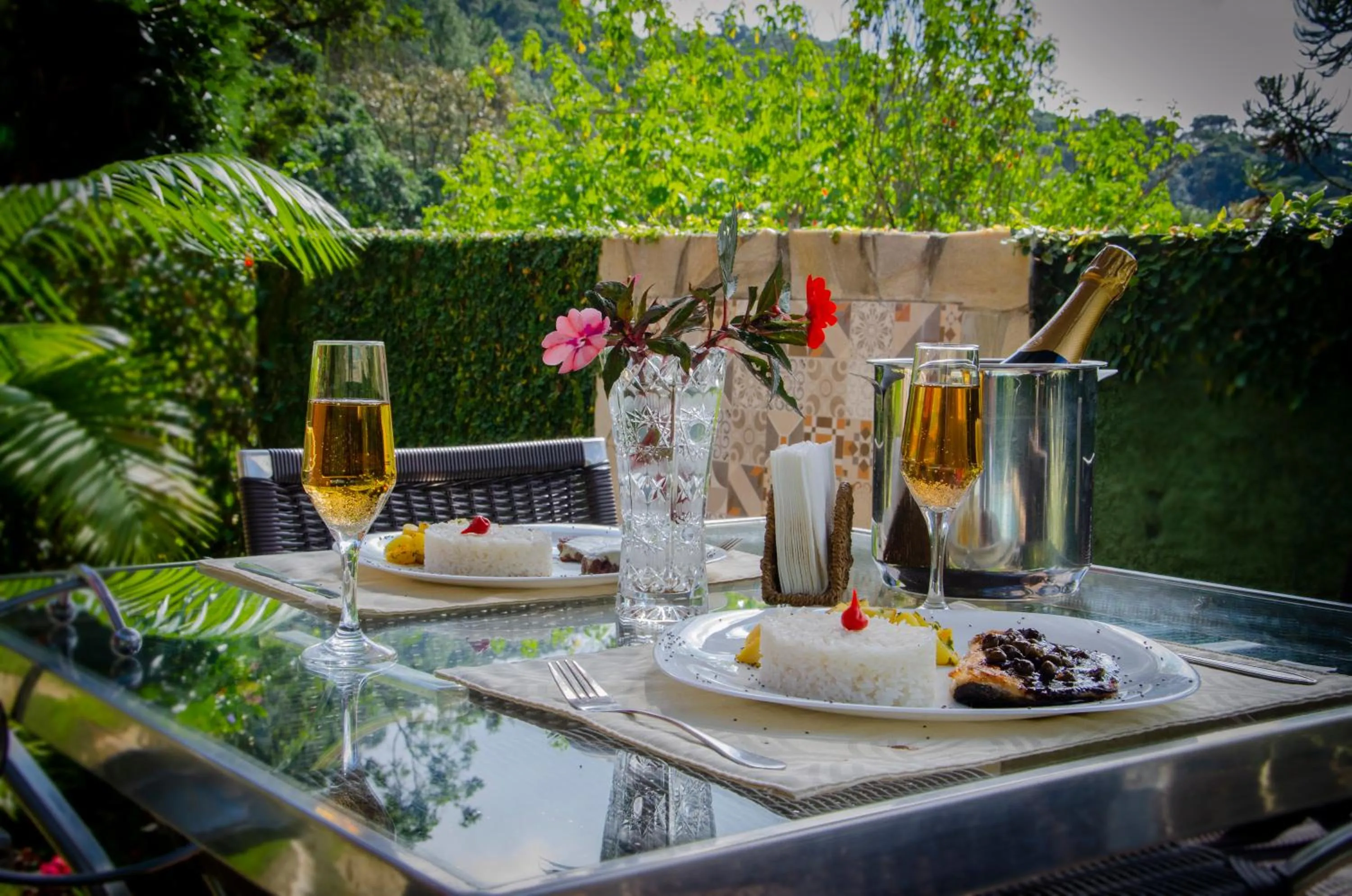 Food and drinks in Pousada Refúgio das Aves