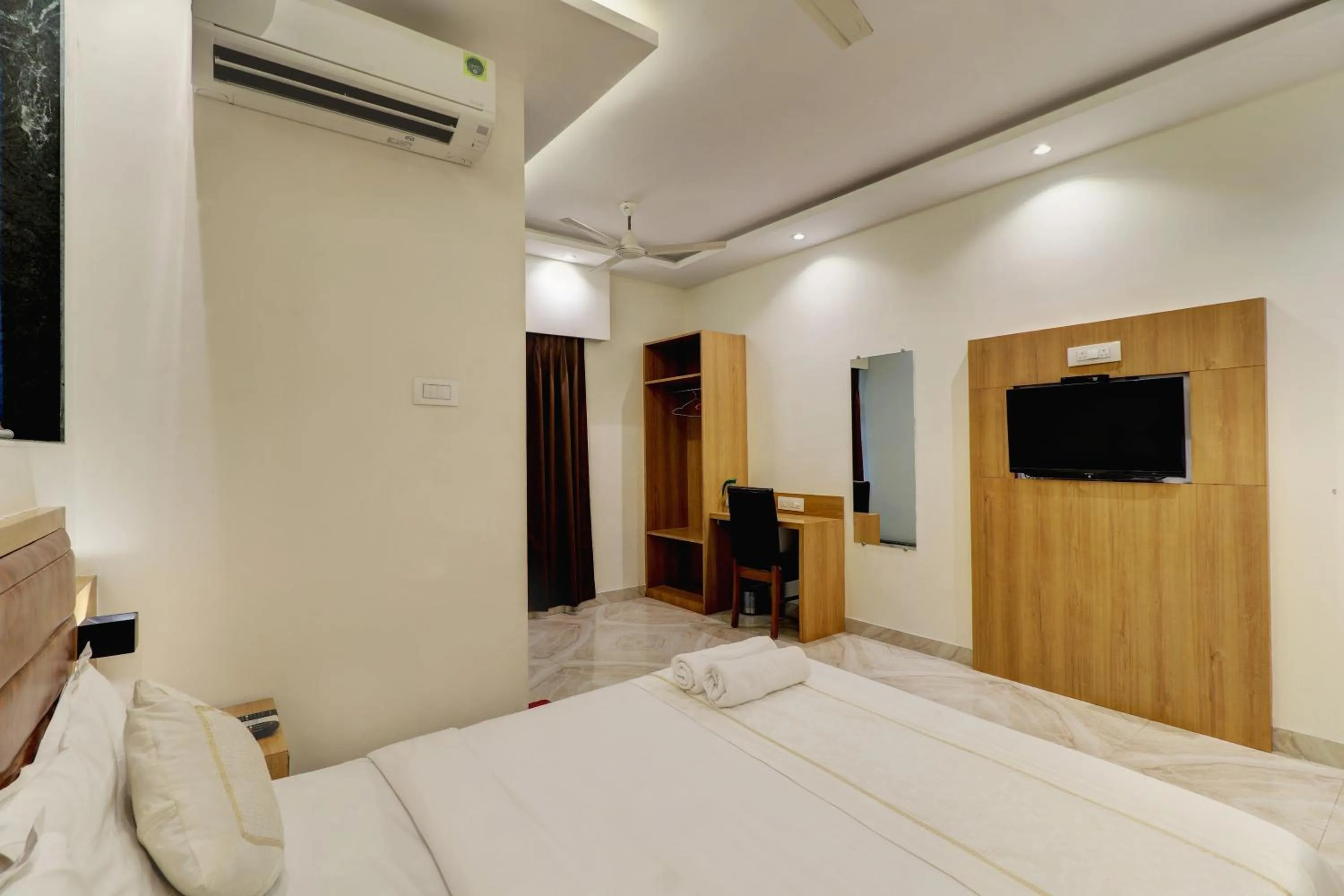 Bedroom, Bed in Hotel A K Fort Inn