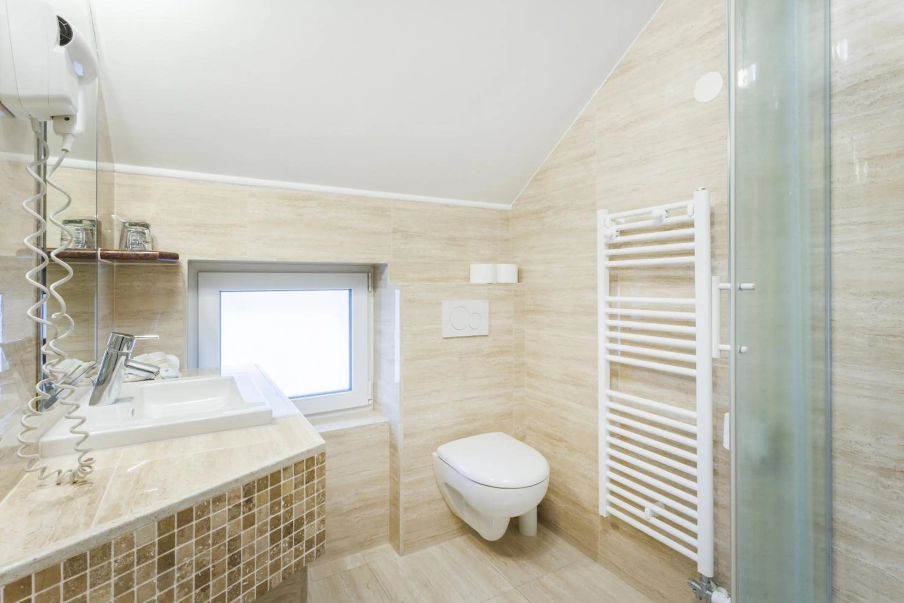 Shower in Hotel Vegov Hram