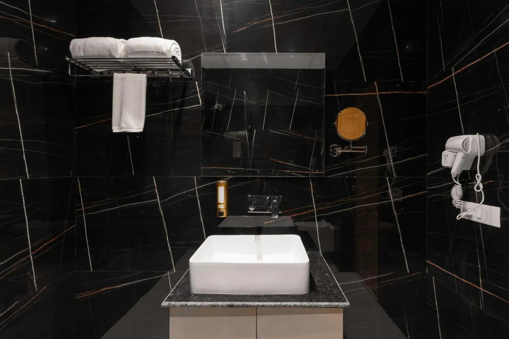 Bathroom in SPT Clarks Inn Suite, Mandi