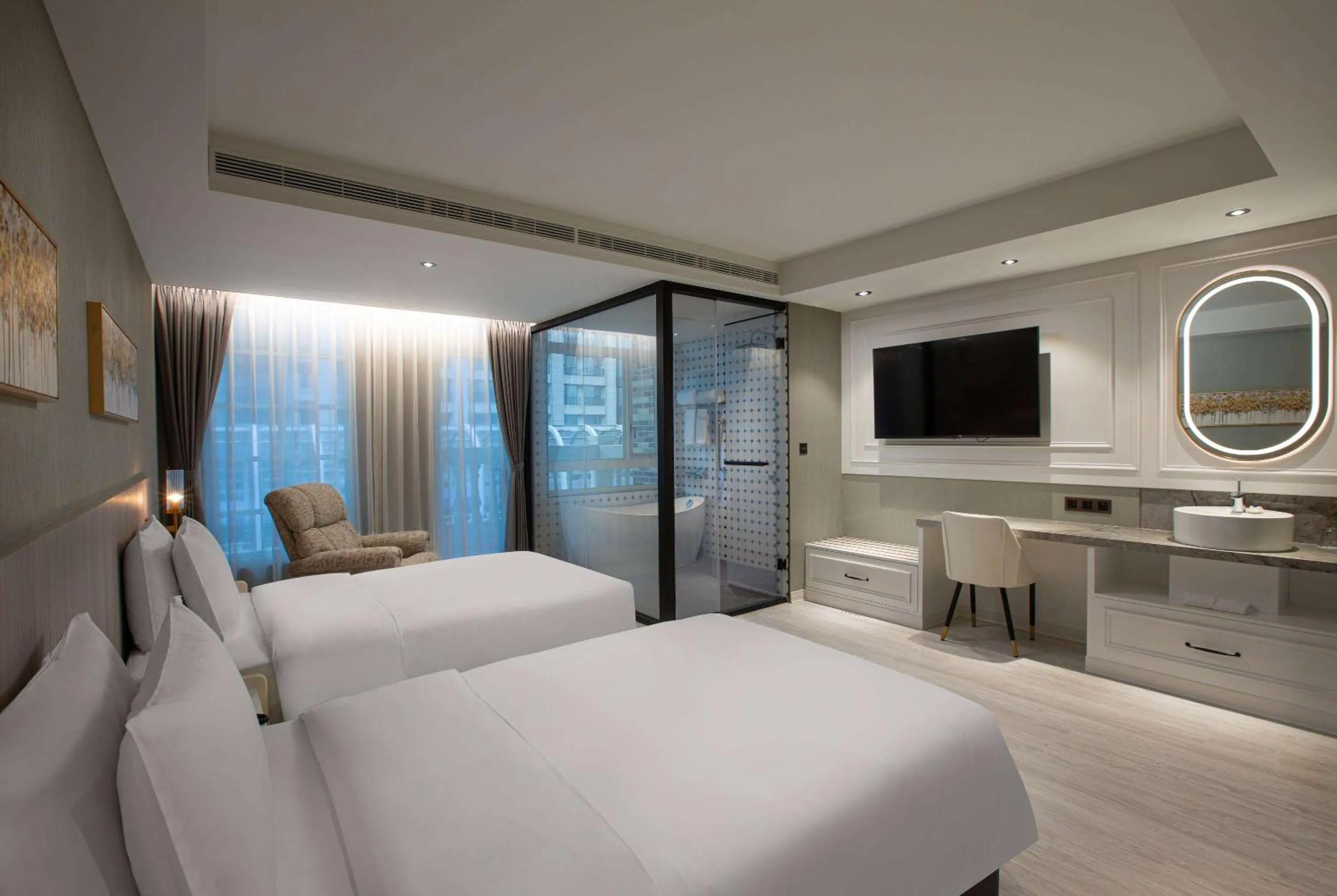 Bathroom, Bed in TRYP by Wyndham New Taipei Linkou 新北林口爵怡溫德姆酒店機場捷運MRTA9林口站