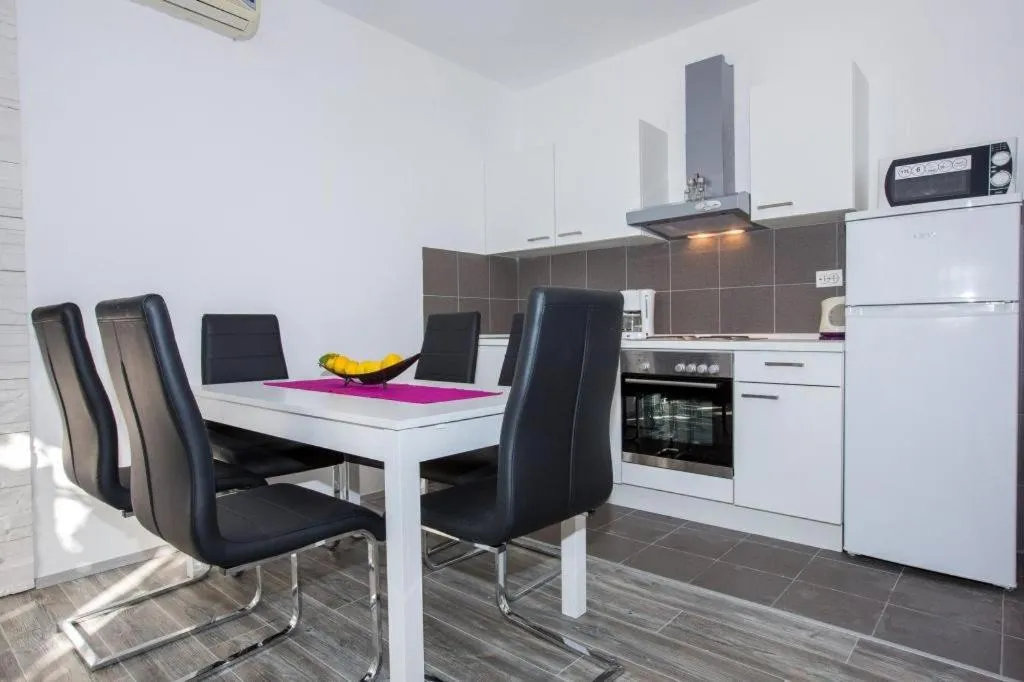 Dining area in Apartments Villa Roza