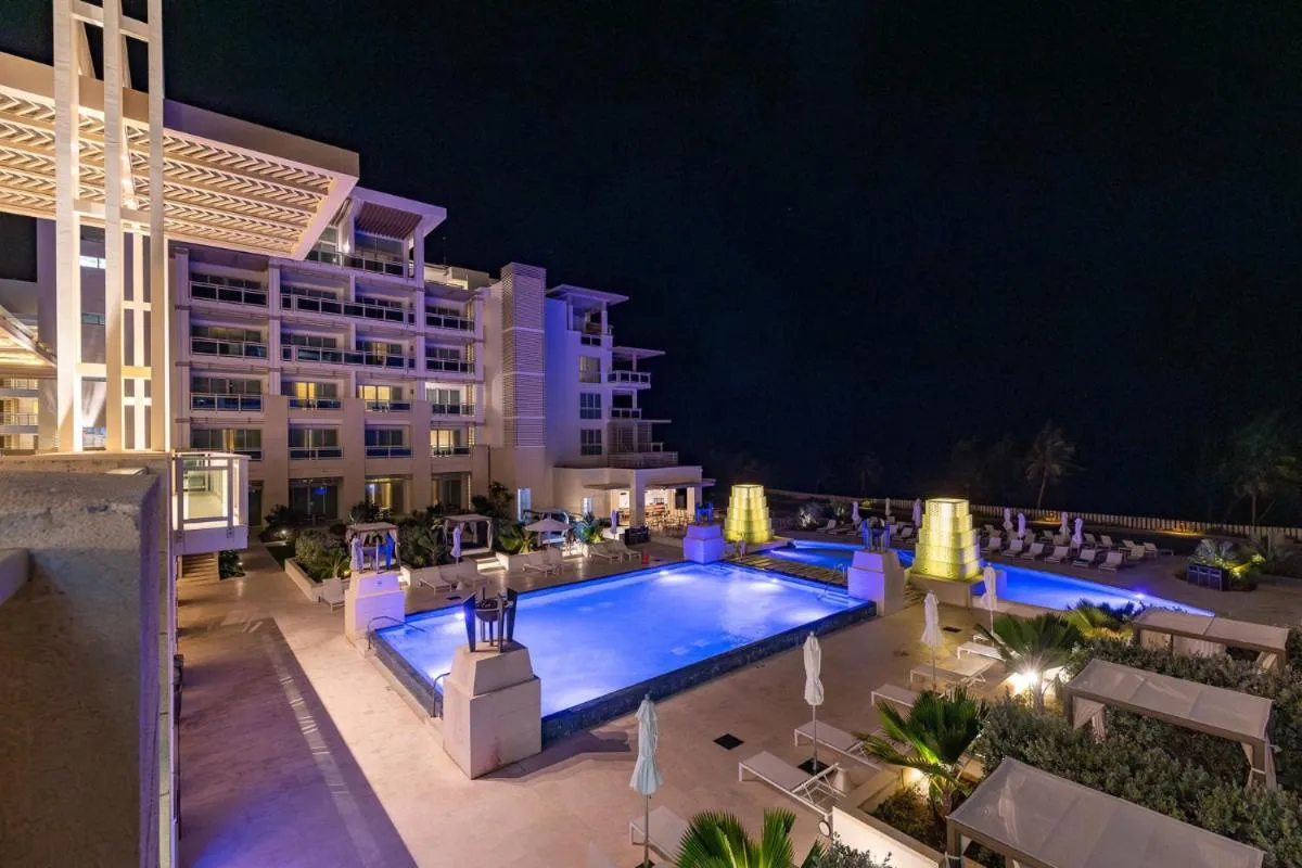 Swimming pool in Wyndham Grand Barbados Sam Lords Castle All Inclusive Resort