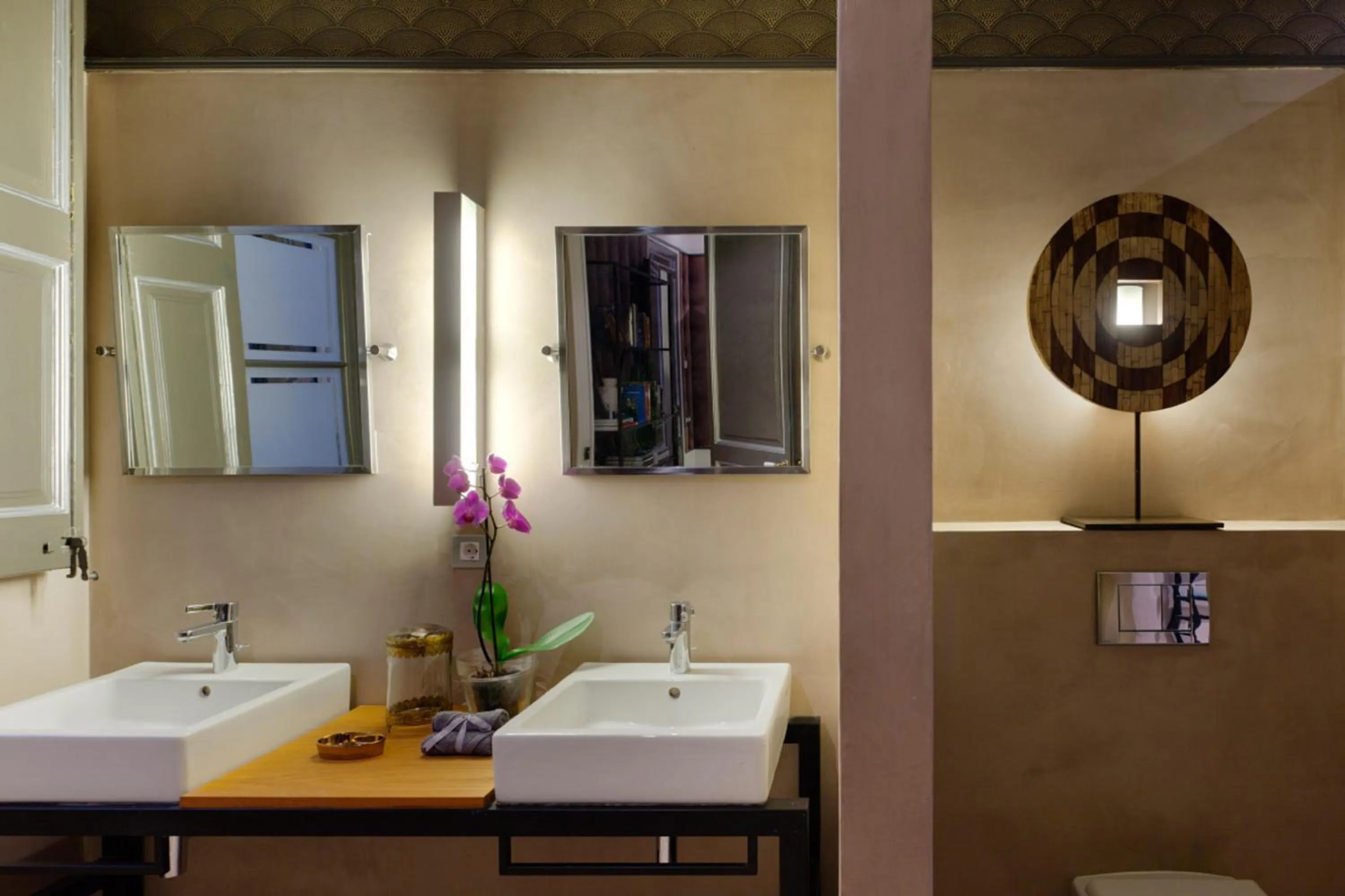 Bathroom in SuiteaBCN