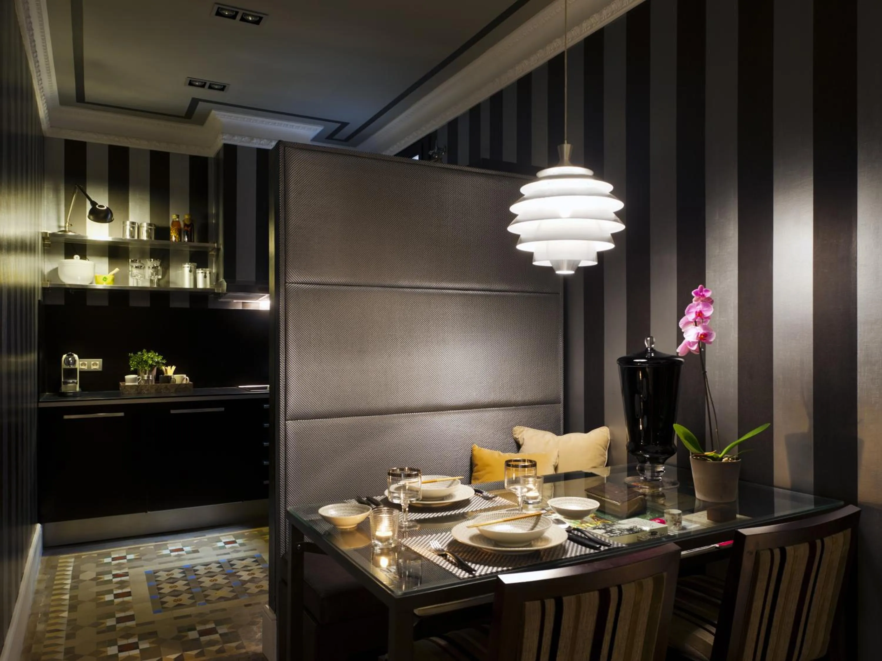 Kitchen or kitchenette in SuiteaBCN