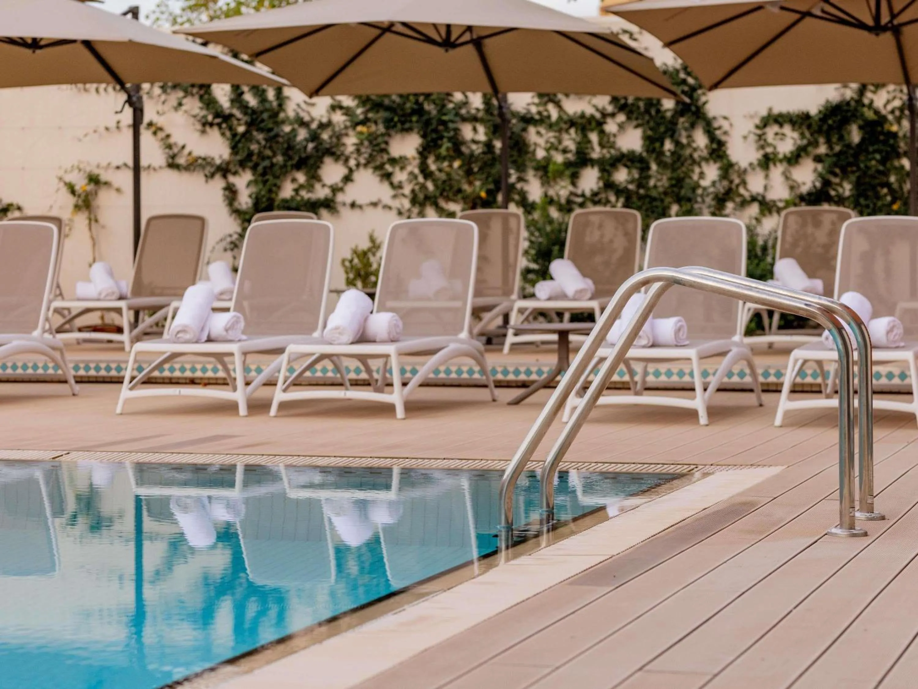 Pool view in Mercure Alger Palais Des Congres