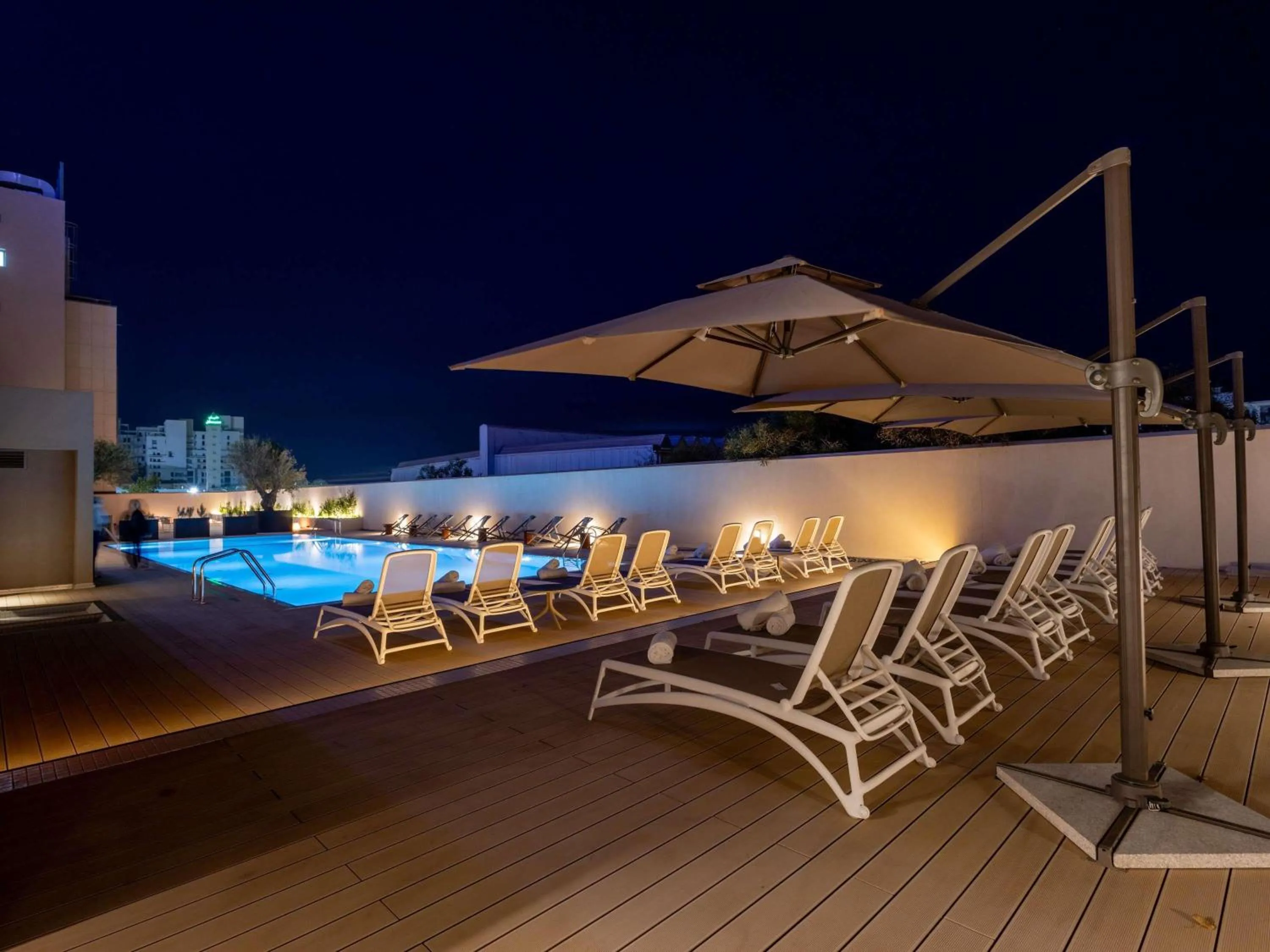 Pool view in Mercure Alger Palais Des Congres