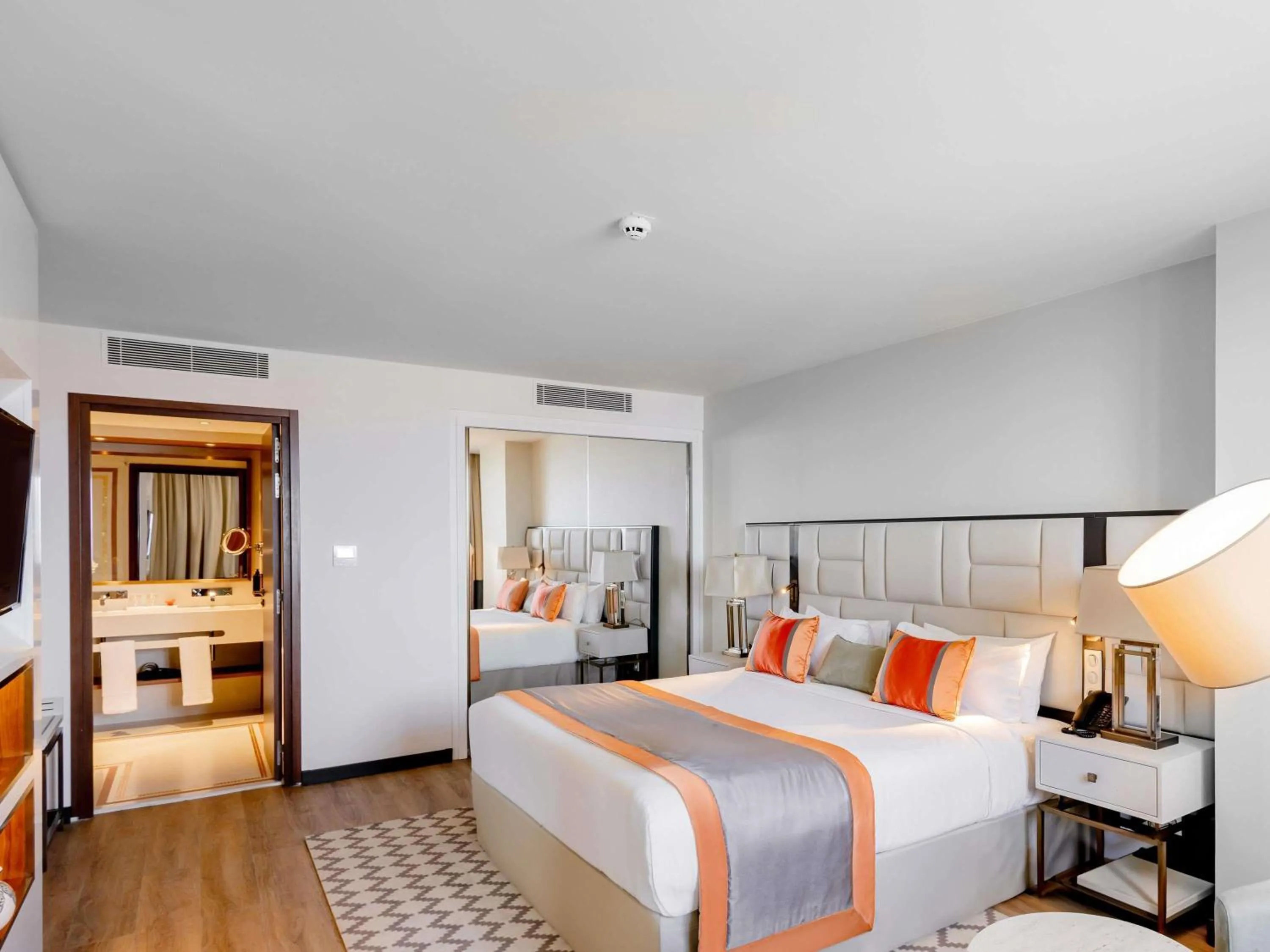 Bedroom, Bed in Mercure Alger Palais Des Congres