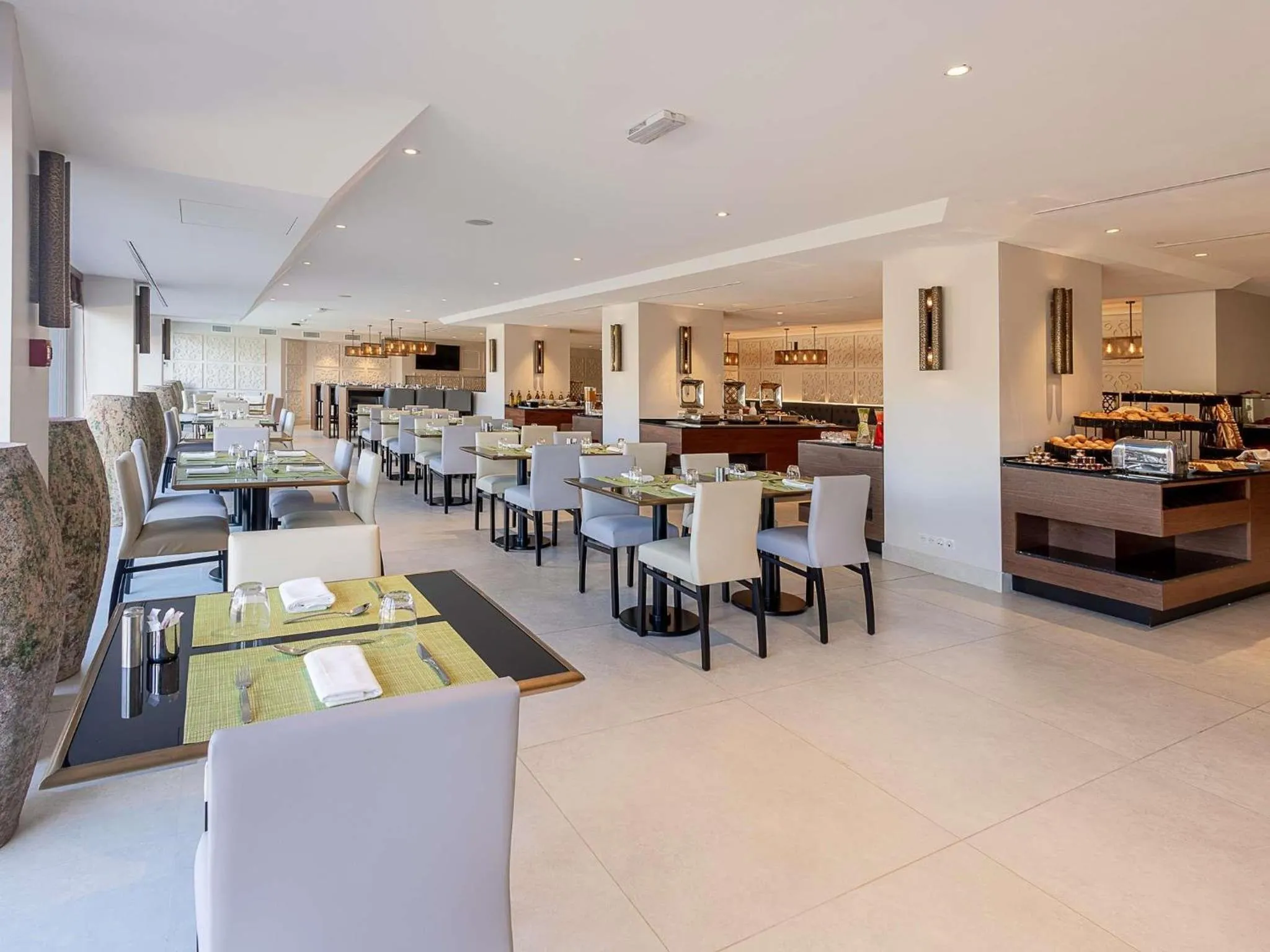 Restaurant/places to eat in Mercure Alger Palais Des Congres