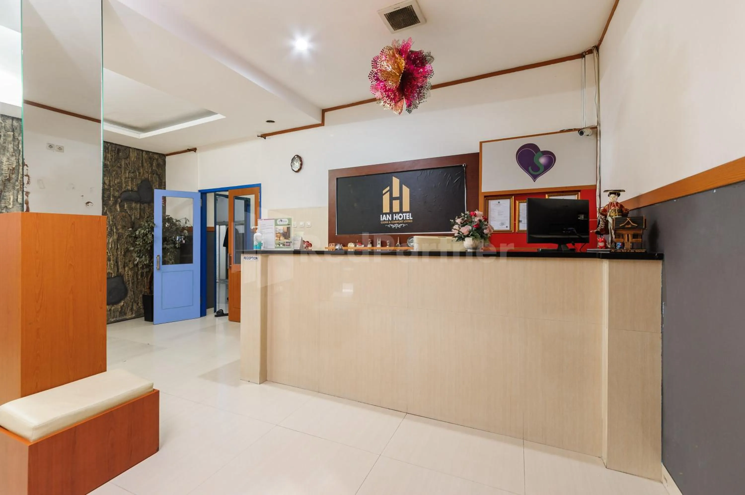 Lobby or reception in Urbanview Hotel Ian Jaksa Kebon Sirih