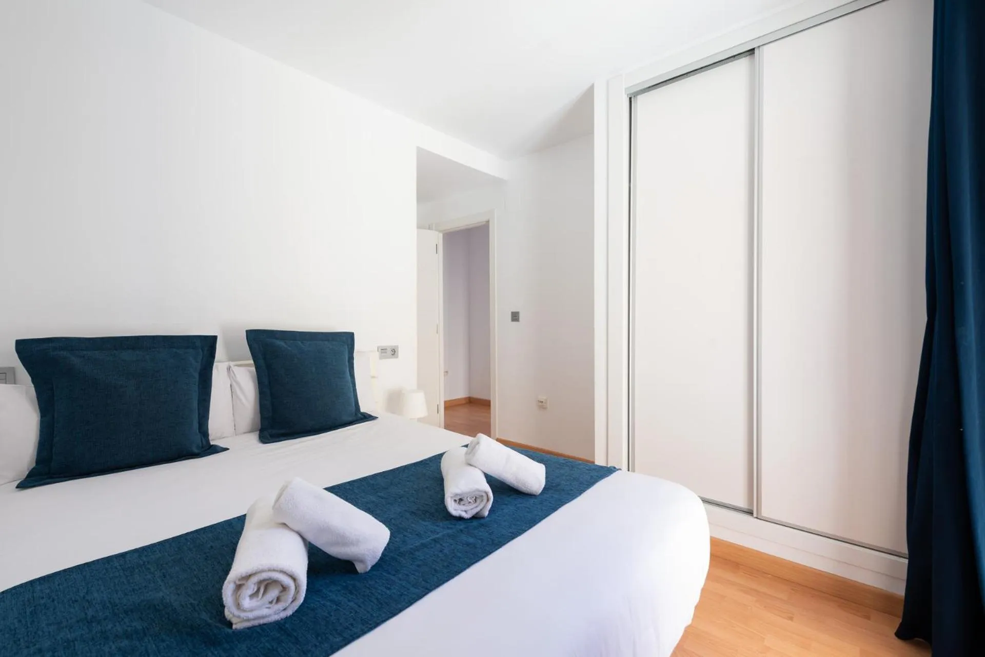 Bed in Apartamentos Globus by Be Alicante